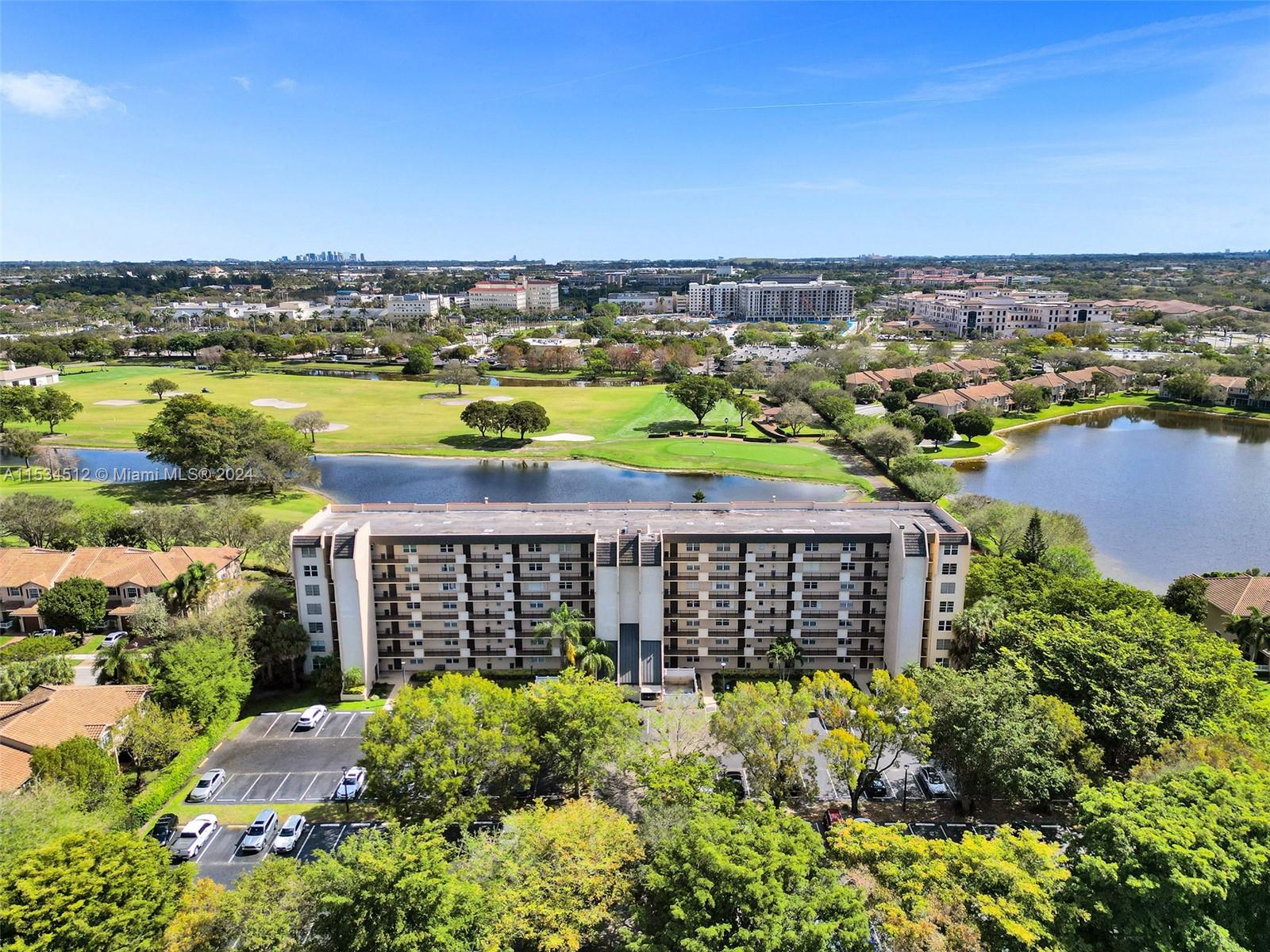 3300 W Rolling Hills Cir #208 For Sale A11534512, FL