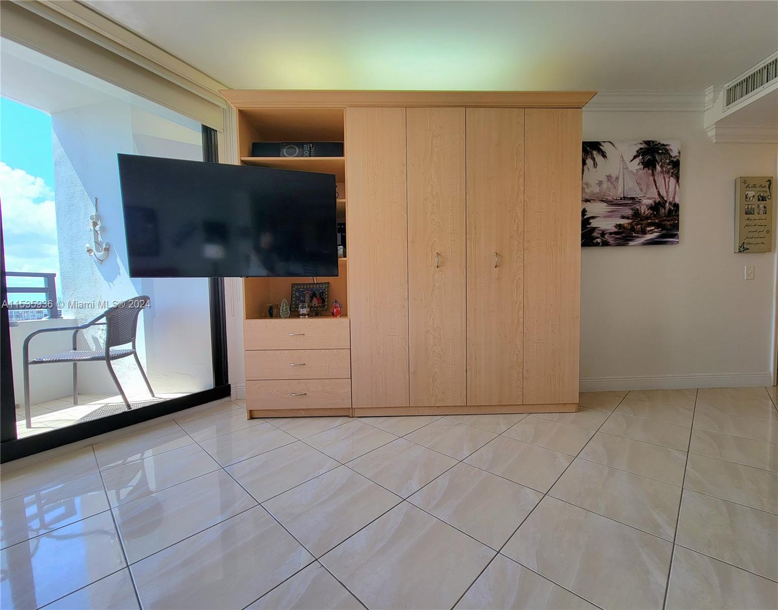 Murphy Bed Available for Occasional Guests