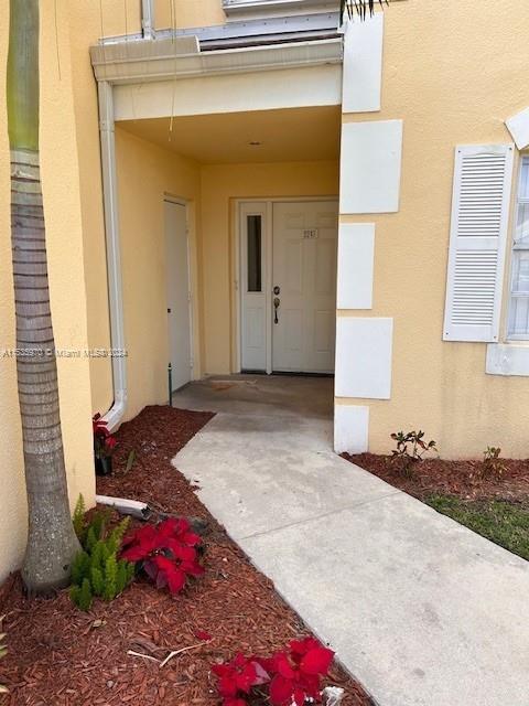 FIRST FLOOR 2/2 CONDO IN GATED COMMUNITY OF CENTERGATE AT KEYS GATE.  THIS UNIT WAS JUST PAINTED THROUGHOUT AND HAS A BRAND NEW AC SYSTEM.  RENT INCLUDE WIFI/CABLE, WATER, ACCESS TO ROYAL PALM CLUBHOUSE THAT HAS A POOL, GYM, SAUNA, BILLIARDS, CARDS, AND MORE.  ALSO INCLUDES TENNIS, RACQUETBALL & PICKLEBALL COURTS ACROSS THE STREET.ALSO LISTED FOR SALE.  AVAILABLE TO RENT FOR 6 MONTHS.