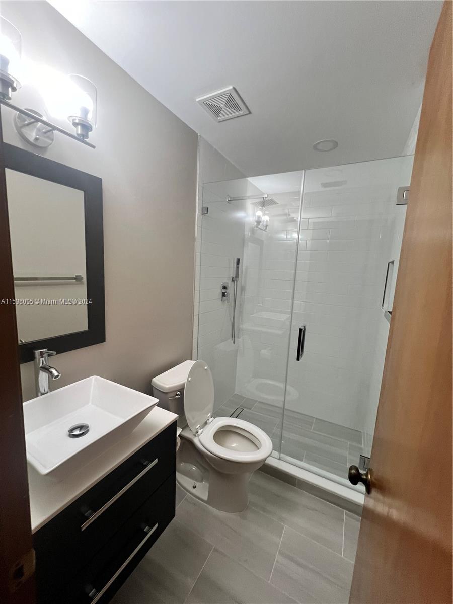 7200 N Oakmont Dr 2, Hialeah, Florida 33015, 1 Bedroom Bedrooms, ,1 BathroomBathrooms,Residentiallease,For Rent,7200 N Oakmont Dr 2,A11536005