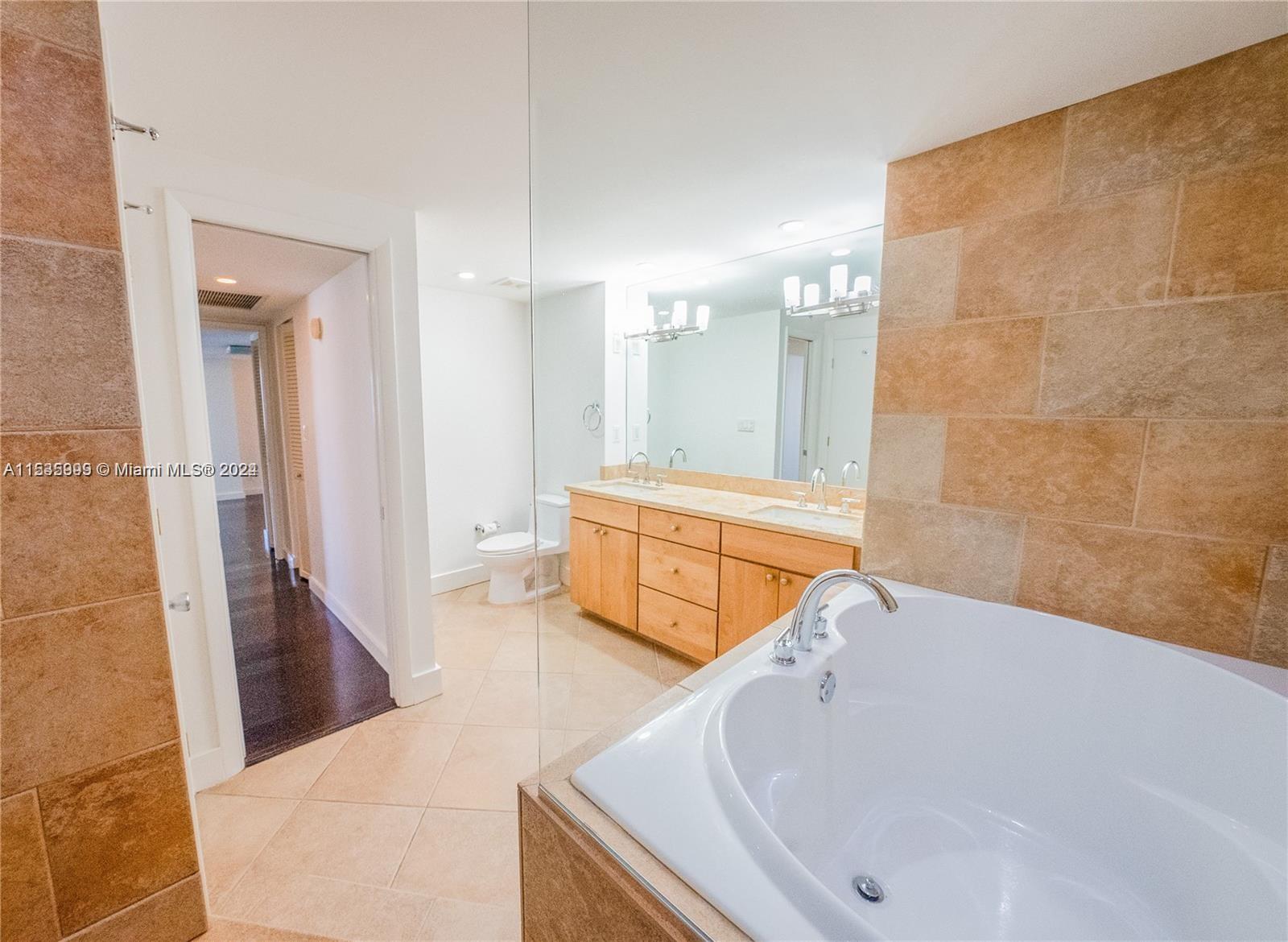 18151 NE 31st Ct 1802, Aventura, Florida 33160, 2 Bedrooms Bedrooms, ,2 BathroomsBathrooms,Residential,For Sale,18151 NE 31st Ct 1802,A11535999