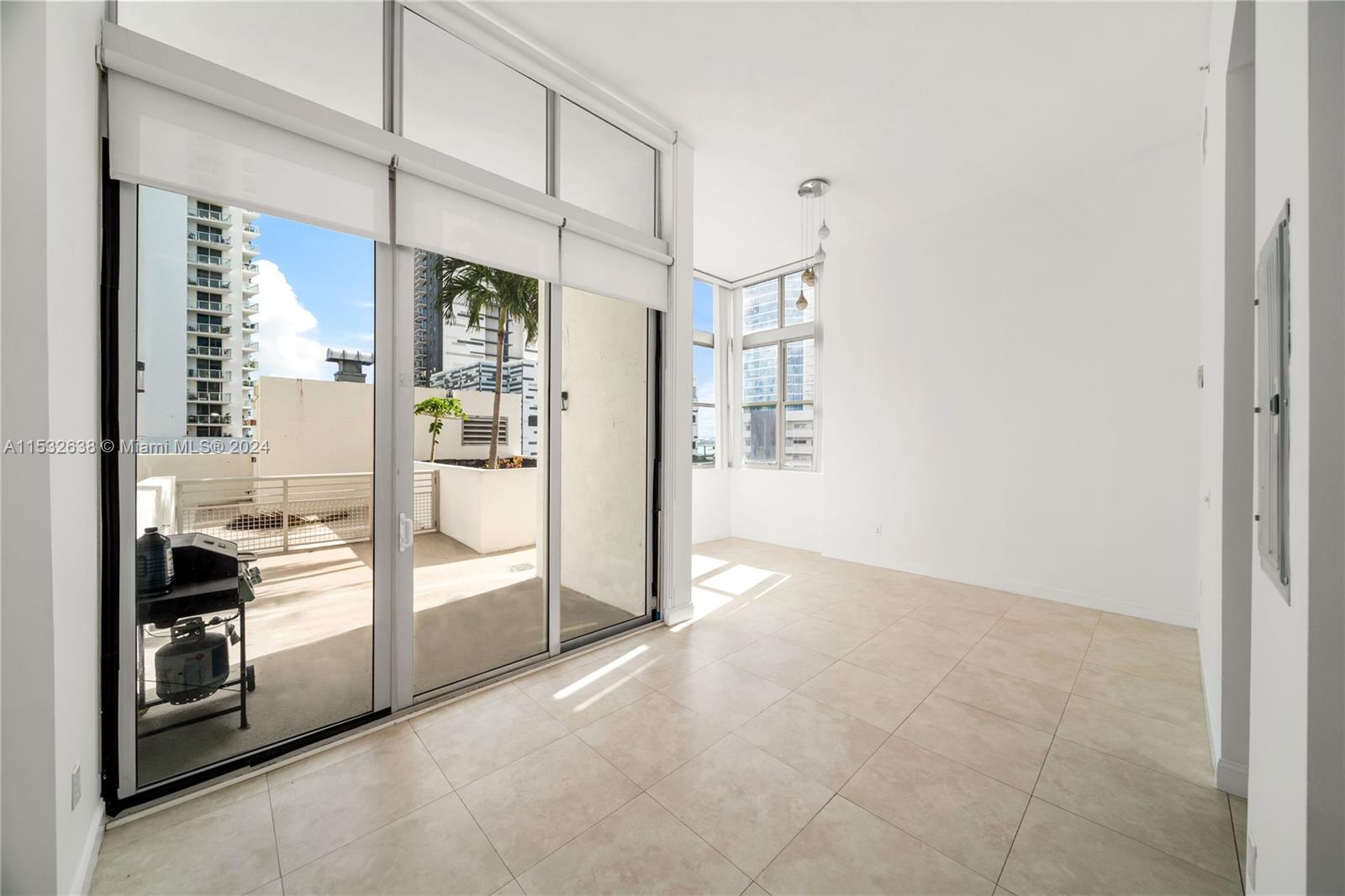 2200 NE 4th Ave 402, Miami, Florida 33137, 1 Bedroom Bedrooms, ,2 BathroomsBathrooms,Residentiallease,For Rent,2200 NE 4th Ave 402,A11532638