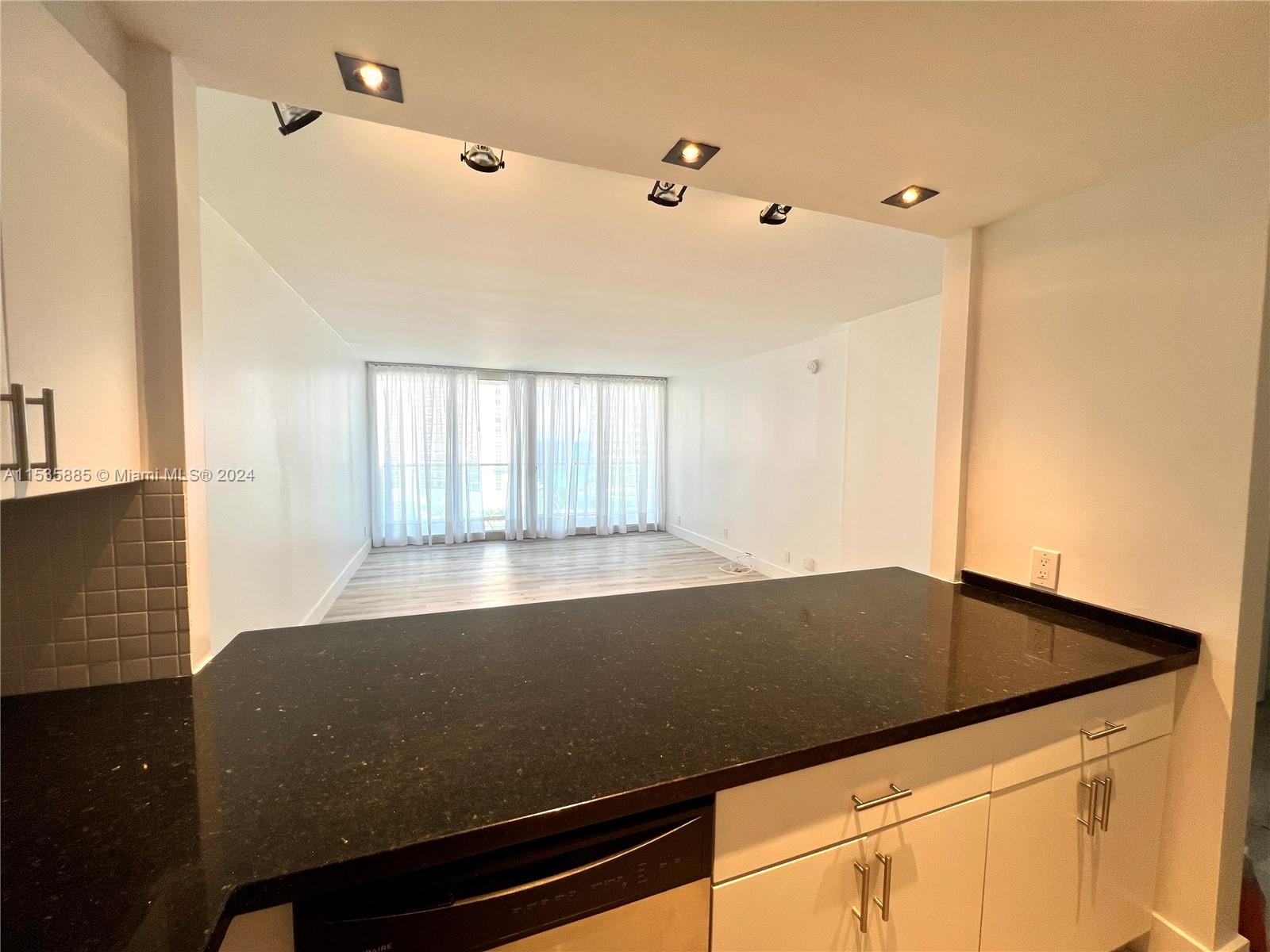 100 Bayview Dr, Sunny Isles Beach, FL, 33160 United States, 1 Bedroom Bedrooms, ,1 BathroomBathrooms,Residential,For Sale,Bayview Dr,A11535885