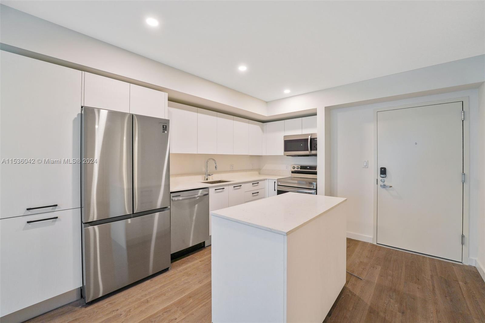 1500 Bay Rd N-1019, Miami Beach, Florida 33139, 1 Bedroom Bedrooms, ,1 BathroomBathrooms,Residentiallease,For Rent,1500 Bay Rd N-1019,A11536042