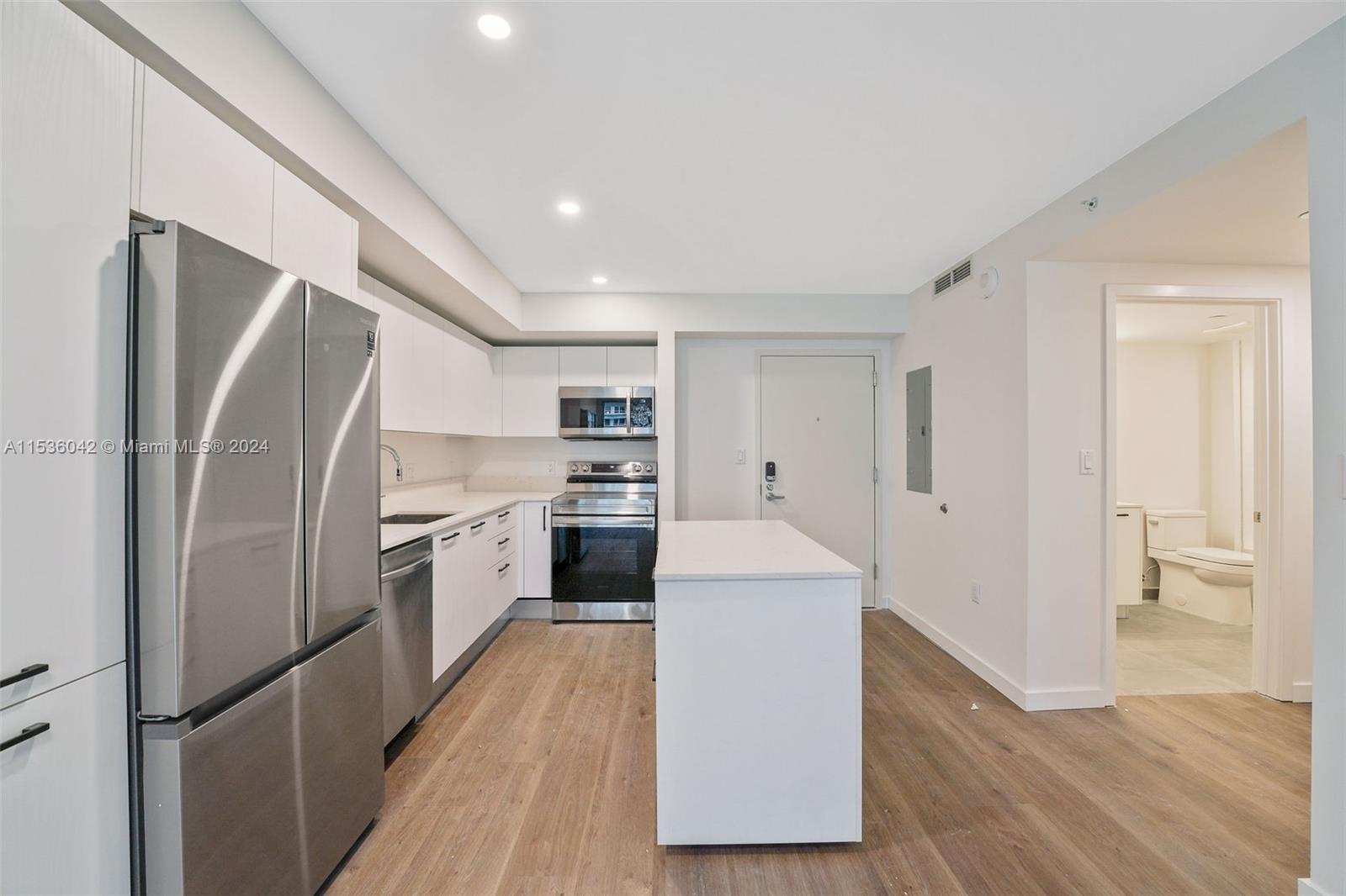 1500 Bay Rd N-1019, Miami Beach, Florida 33139, 1 Bedroom Bedrooms, ,1 BathroomBathrooms,Residentiallease,For Rent,1500 Bay Rd N-1019,A11536042