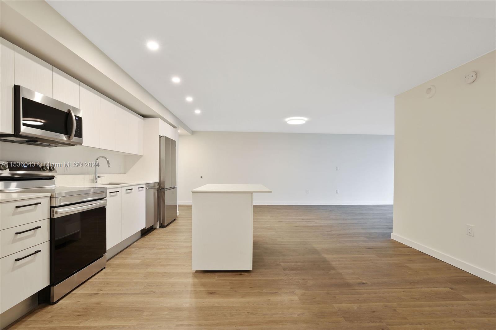 1500 Bay Rd N-1023, Miami Beach, Florida 33139, 1 Bedroom Bedrooms, ,1 BathroomBathrooms,Residentiallease,For Rent,1500 Bay Rd N-1023,A11536043