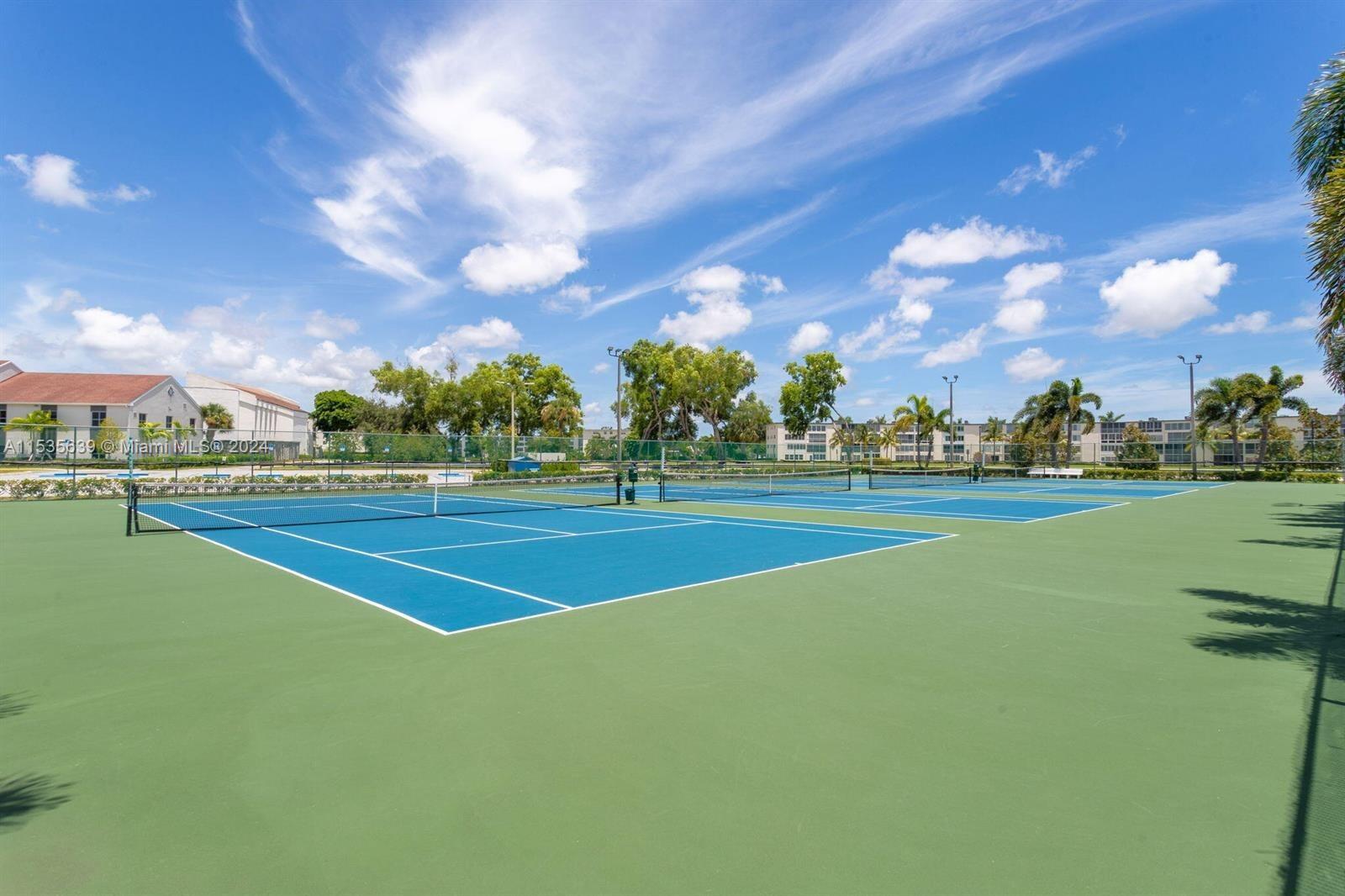 TENNIS COURTS & PICKLEBALL COURTS