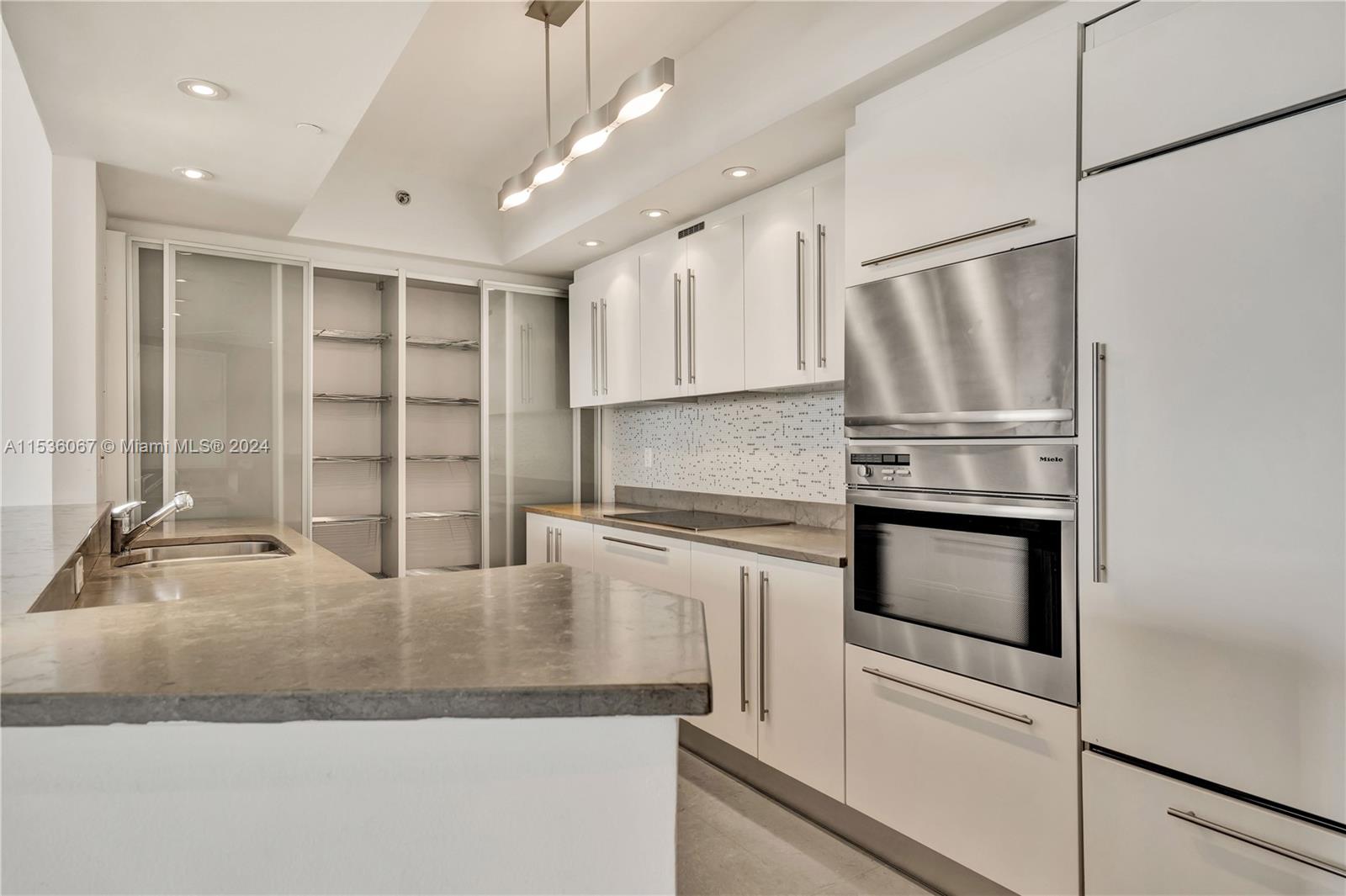 450 Alton Rd 3004, Miami Beach, Florida 33139, 2 Bedrooms Bedrooms, ,2 BathroomsBathrooms,Residentiallease,For Rent,450 Alton Rd 3004,A11536067