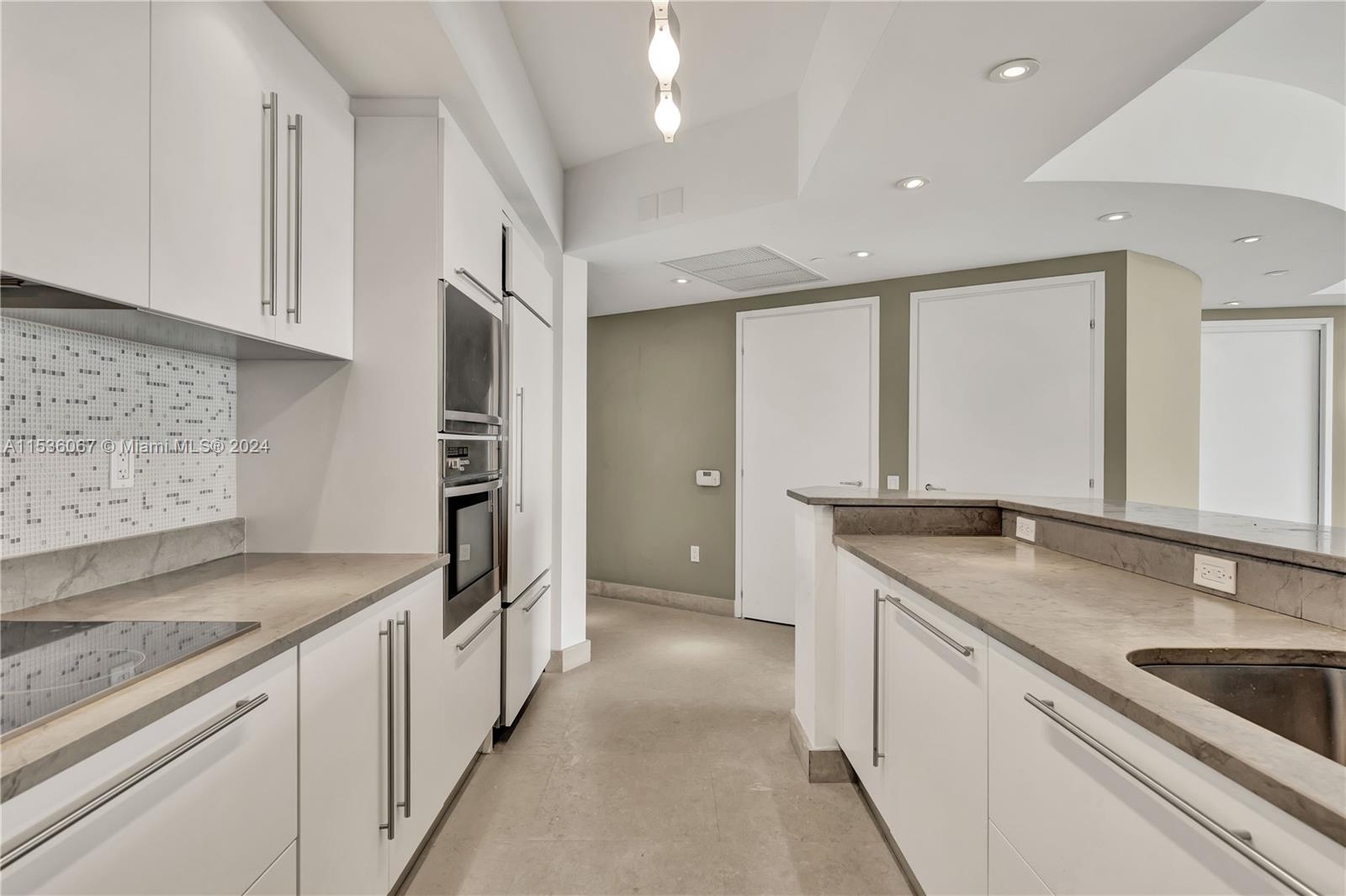 450 Alton Rd 3004, Miami Beach, Florida 33139, 2 Bedrooms Bedrooms, ,2 BathroomsBathrooms,Residentiallease,For Rent,450 Alton Rd 3004,A11536067