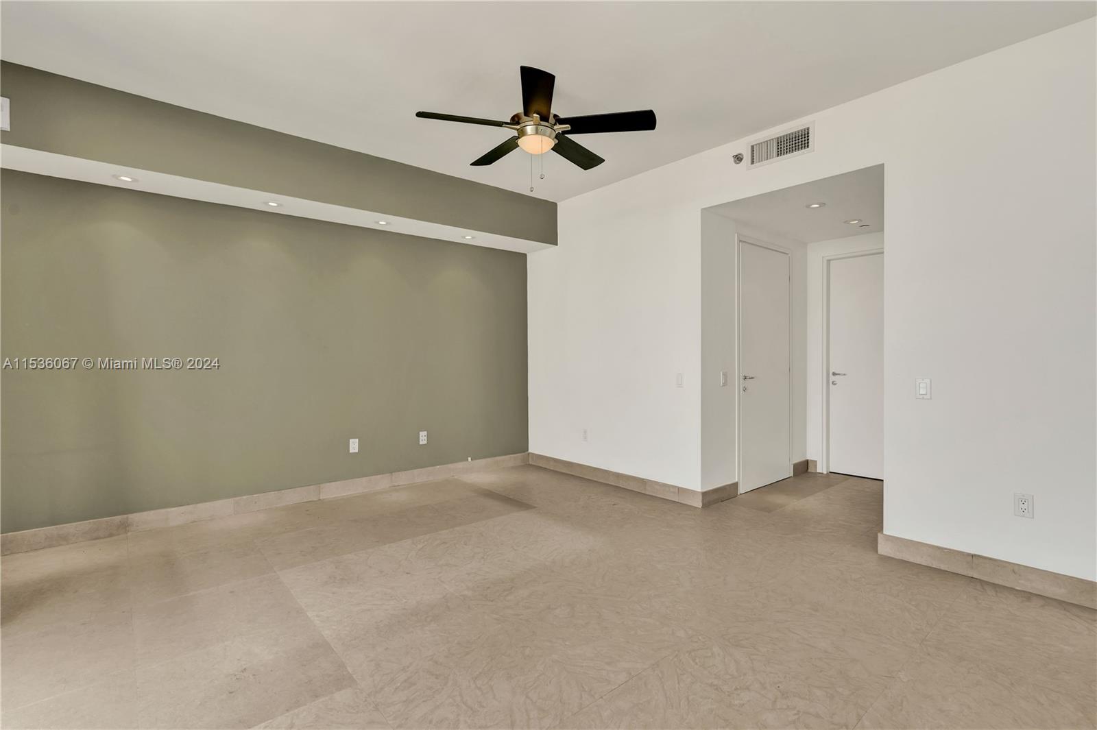 450 Alton Rd 3004, Miami Beach, Florida 33139, 2 Bedrooms Bedrooms, ,2 BathroomsBathrooms,Residentiallease,For Rent,450 Alton Rd 3004,A11536067