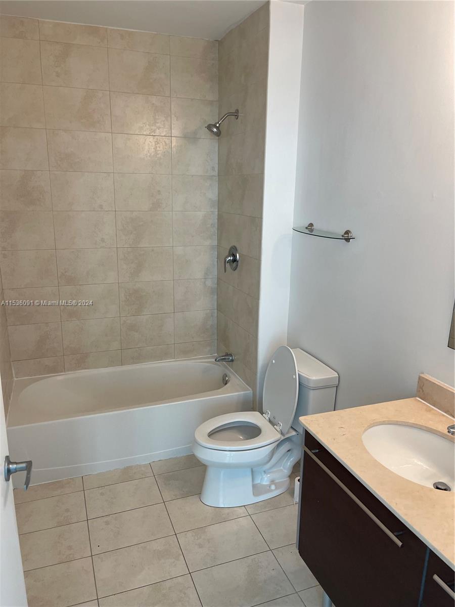 1900 N Bayshore Dr 811, Miami, Florida 33132, 1 Bedroom Bedrooms, ,1 BathroomBathrooms,Residentiallease,For Rent,1900 N Bayshore Dr 811,A11536091