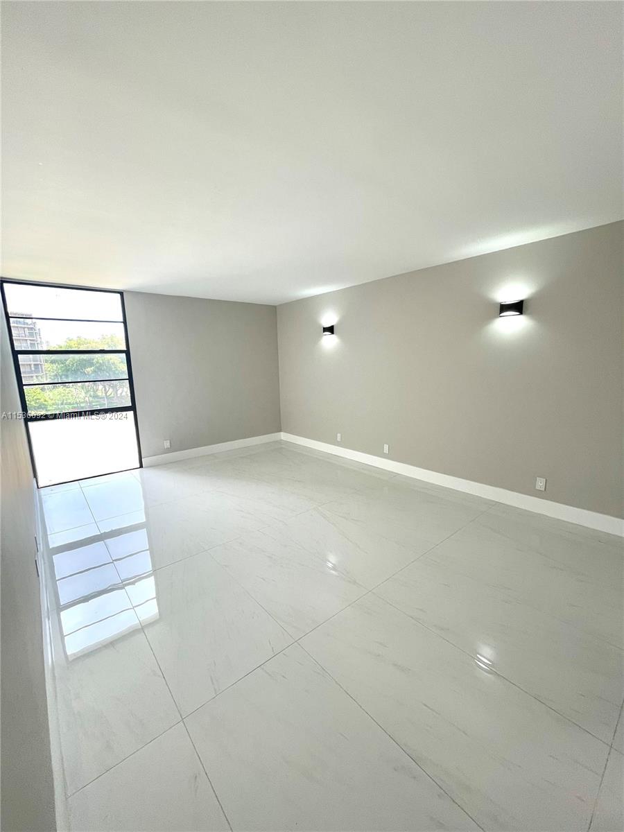 3101 N Country Club Dr 412, Aventura, Florida 33180, 2 Bedrooms Bedrooms, ,2 BathroomsBathrooms,Residentiallease,For Rent,3101 N Country Club Dr 412,A11536092