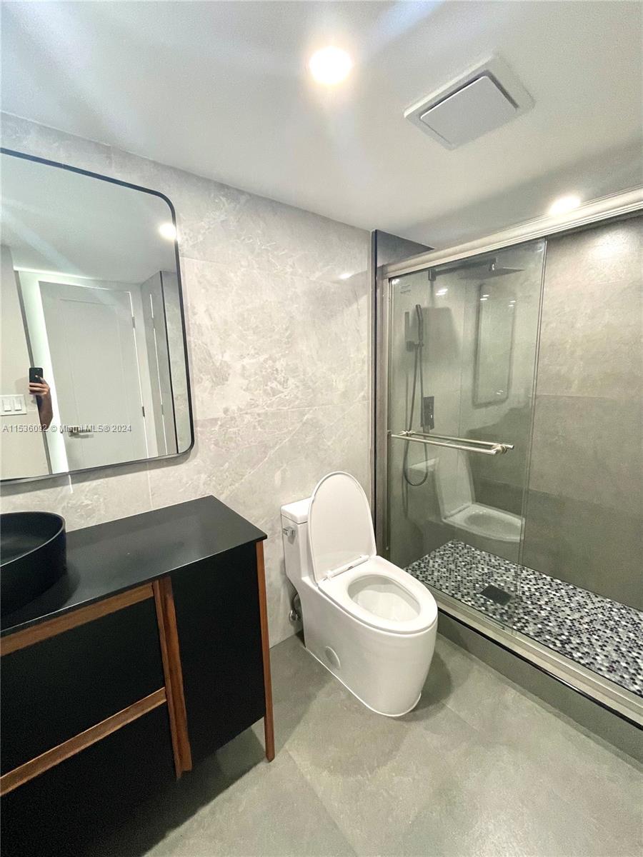 3101 N Country Club Dr 412, Aventura, Florida 33180, 2 Bedrooms Bedrooms, ,2 BathroomsBathrooms,Residentiallease,For Rent,3101 N Country Club Dr 412,A11536092