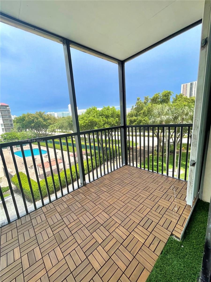 3101 N Country Club Dr 412, Aventura, Florida 33180, 2 Bedrooms Bedrooms, ,2 BathroomsBathrooms,Residentiallease,For Rent,3101 N Country Club Dr 412,A11536092