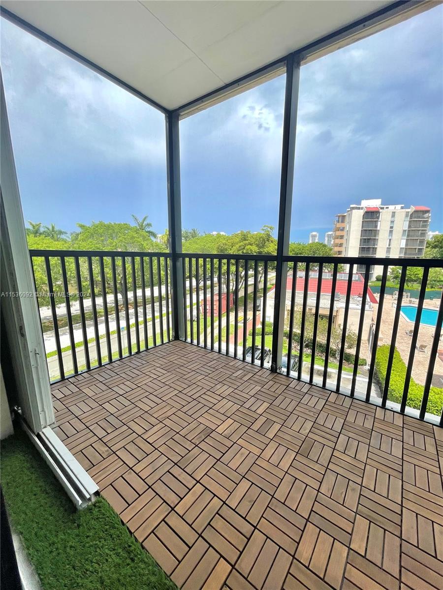 3101 N Country Club Dr 412, Aventura, Florida 33180, 2 Bedrooms Bedrooms, ,2 BathroomsBathrooms,Residentiallease,For Rent,3101 N Country Club Dr 412,A11536092