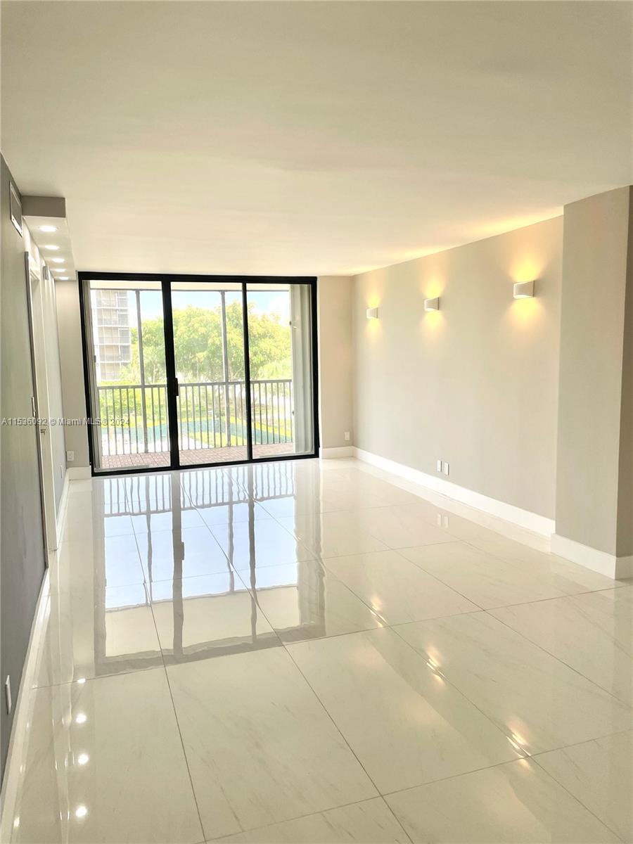 3101 N Country Club Dr 412, Aventura, Florida 33180, 2 Bedrooms Bedrooms, ,2 BathroomsBathrooms,Residentiallease,For Rent,3101 N Country Club Dr 412,A11536092