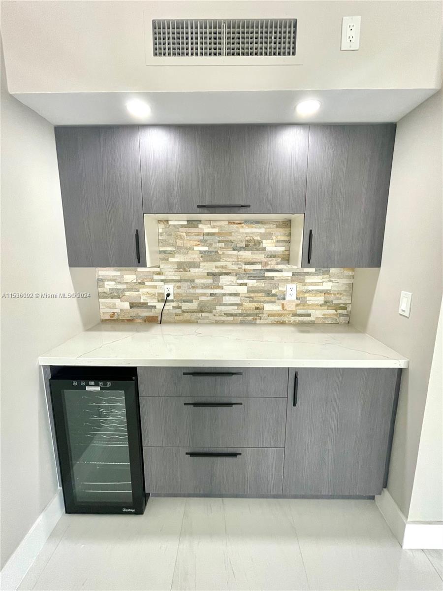 3101 N Country Club Dr 412, Aventura, Florida 33180, 2 Bedrooms Bedrooms, ,2 BathroomsBathrooms,Residentiallease,For Rent,3101 N Country Club Dr 412,A11536092