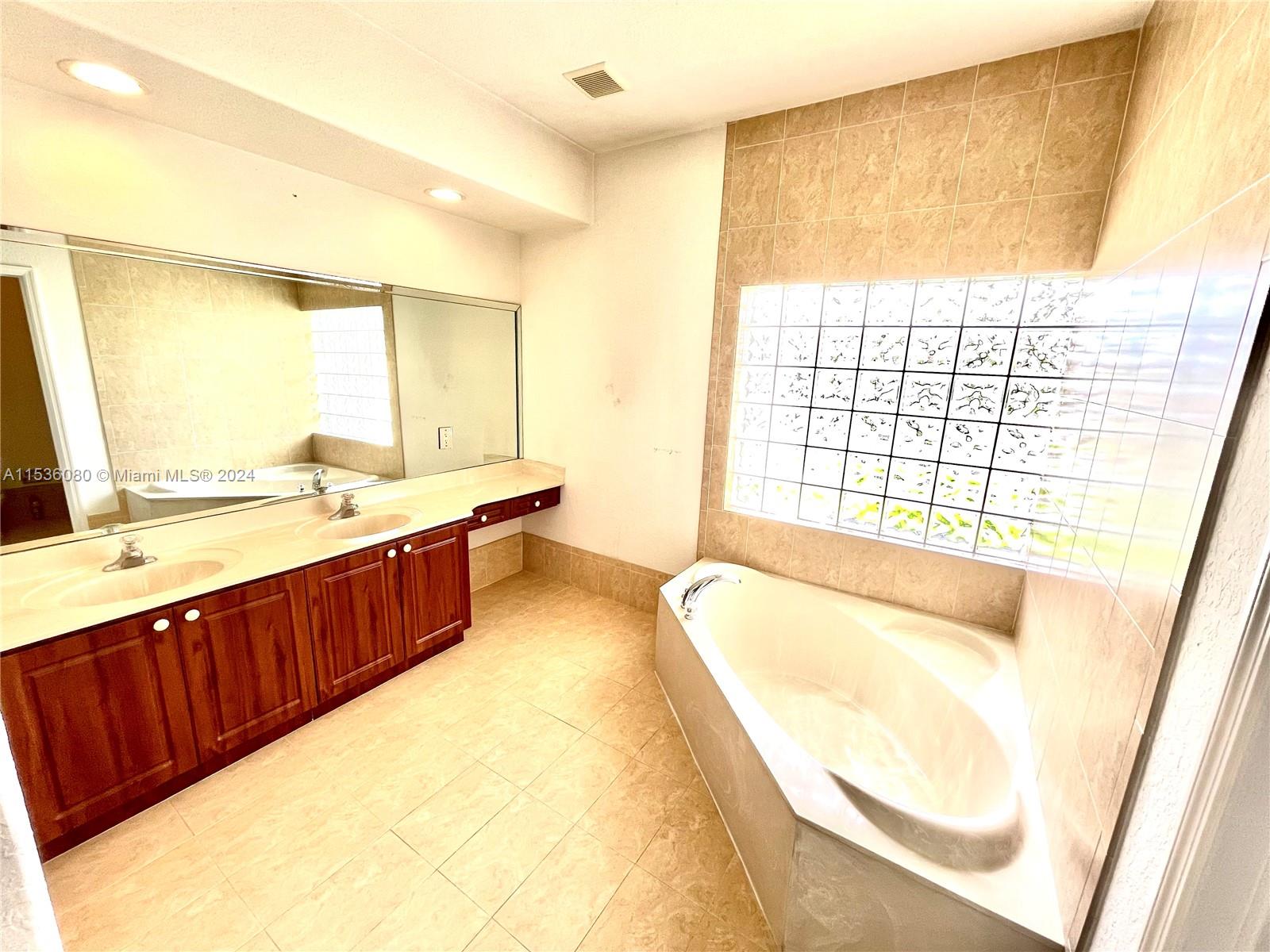 414 SE 12th Ter, Homestead, Florida 33033, 3 Bedrooms Bedrooms, ,2 BathroomsBathrooms,Residential,For Sale,414 SE 12th Ter,A11536080