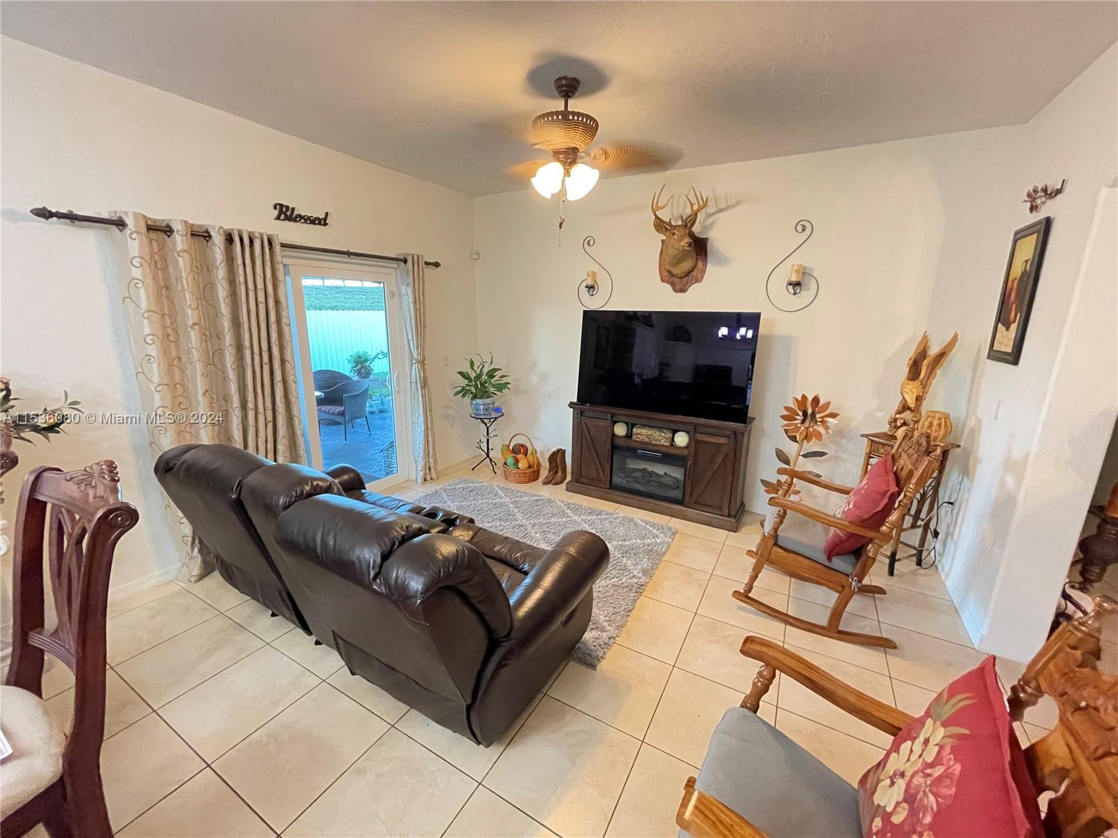 414 SE 12th Ter, Homestead, Florida 33033, 3 Bedrooms Bedrooms, ,2 BathroomsBathrooms,Residential,For Sale,414 SE 12th Ter,A11536080