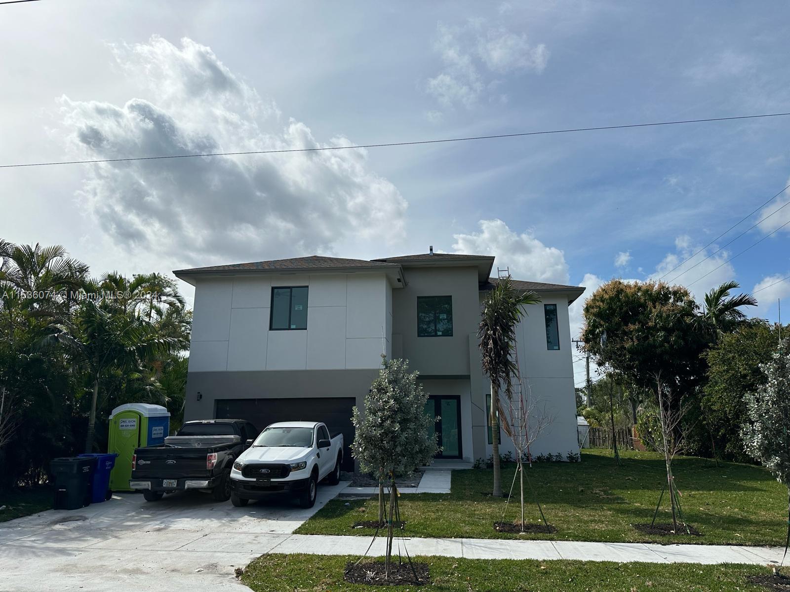 826 S 24th Ave  For Sale A11536074, FL