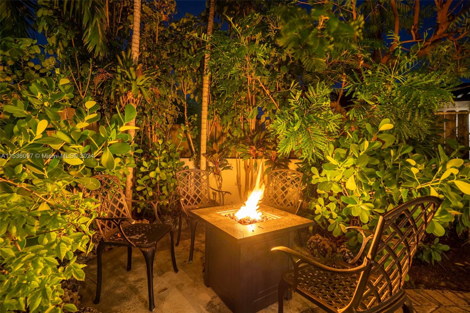 1555 Hollywood Blvd, Hollywood, Florida 33020, 7 Bedrooms Bedrooms, ,4 BathroomsBathrooms,Residential,For Sale,1555 Hollywood Blvd,A11536097