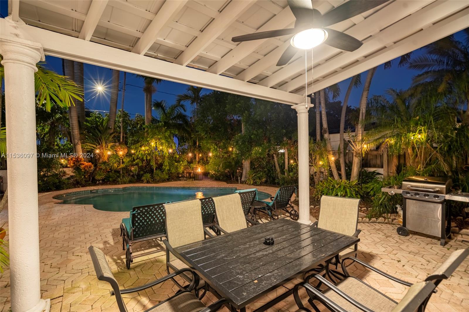 1555 Hollywood Blvd, Hollywood, Florida 33020, 7 Bedrooms Bedrooms, ,4 BathroomsBathrooms,Residential,For Sale,1555 Hollywood Blvd,A11536097