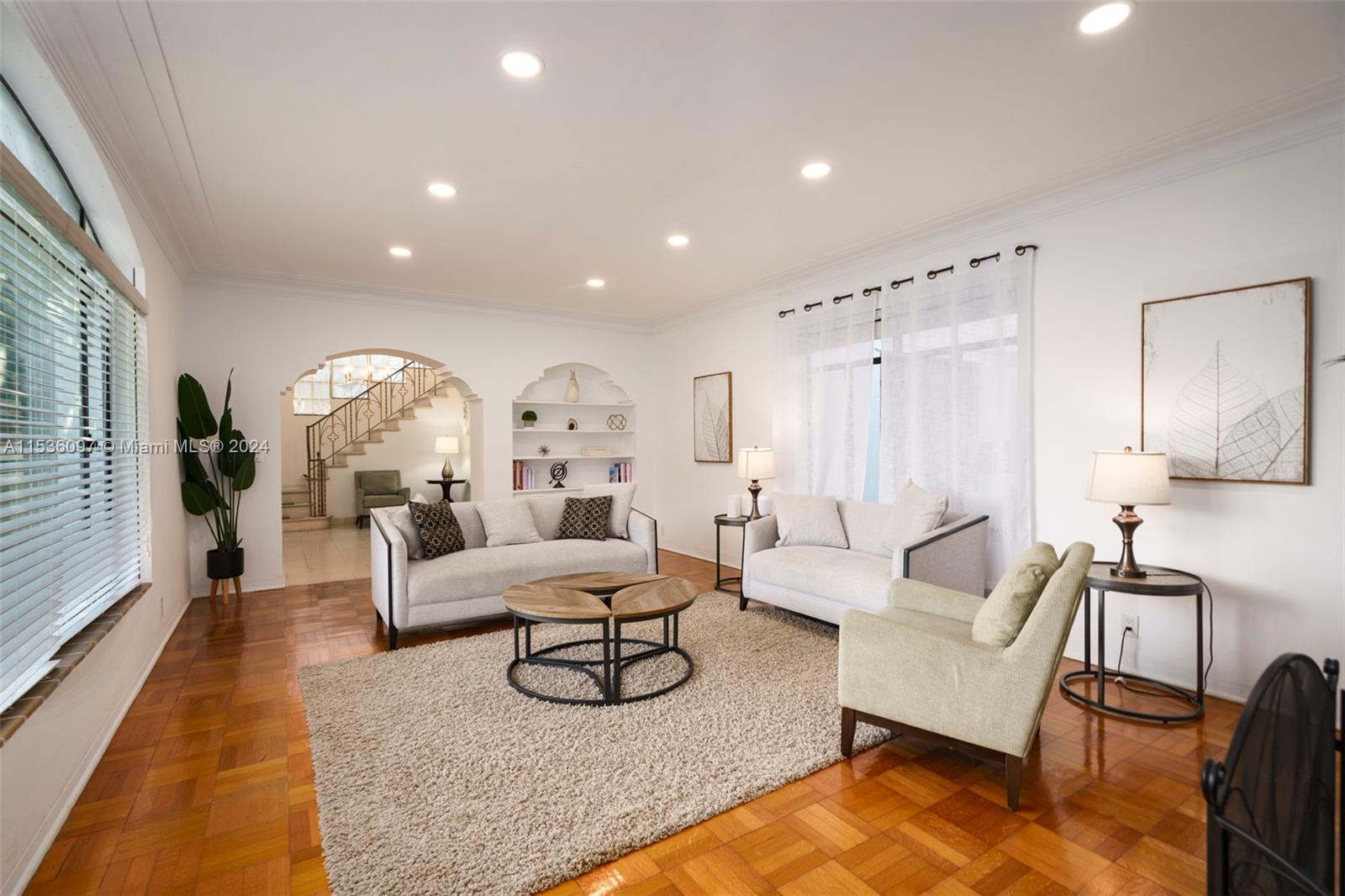 1555 Hollywood Blvd, Hollywood, Florida 33020, 7 Bedrooms Bedrooms, ,4 BathroomsBathrooms,Residential,For Sale,1555 Hollywood Blvd,A11536097