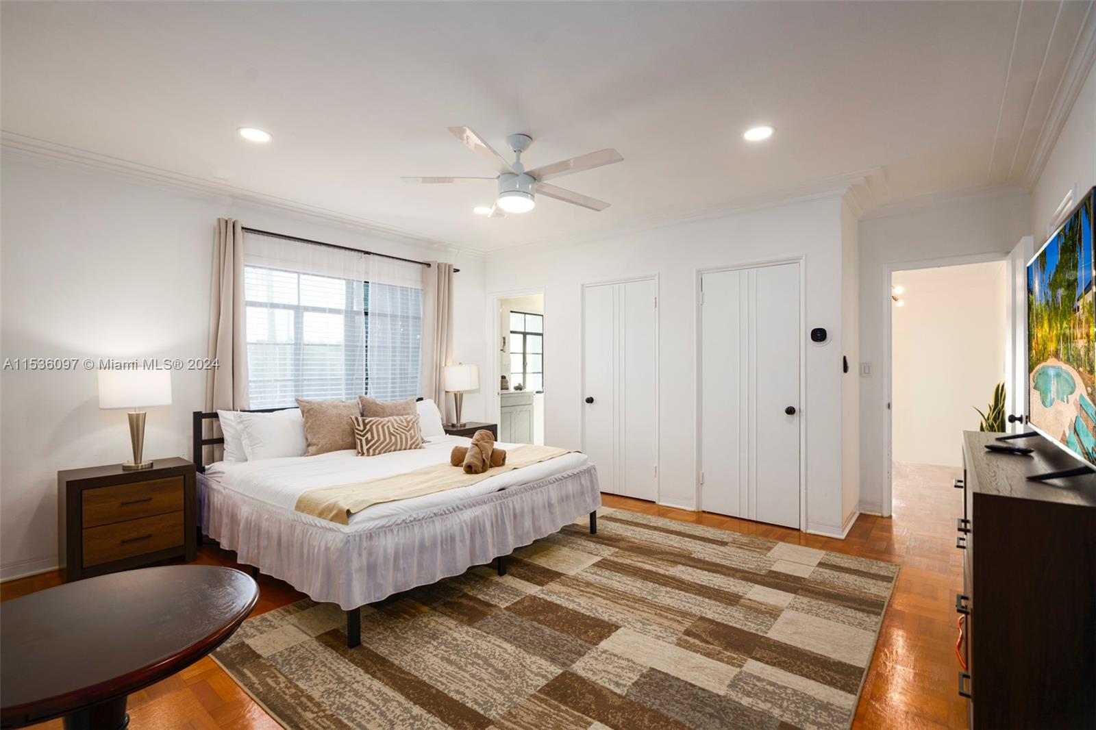 1555 Hollywood Blvd, Hollywood, Florida 33020, 7 Bedrooms Bedrooms, ,4 BathroomsBathrooms,Residential,For Sale,1555 Hollywood Blvd,A11536097