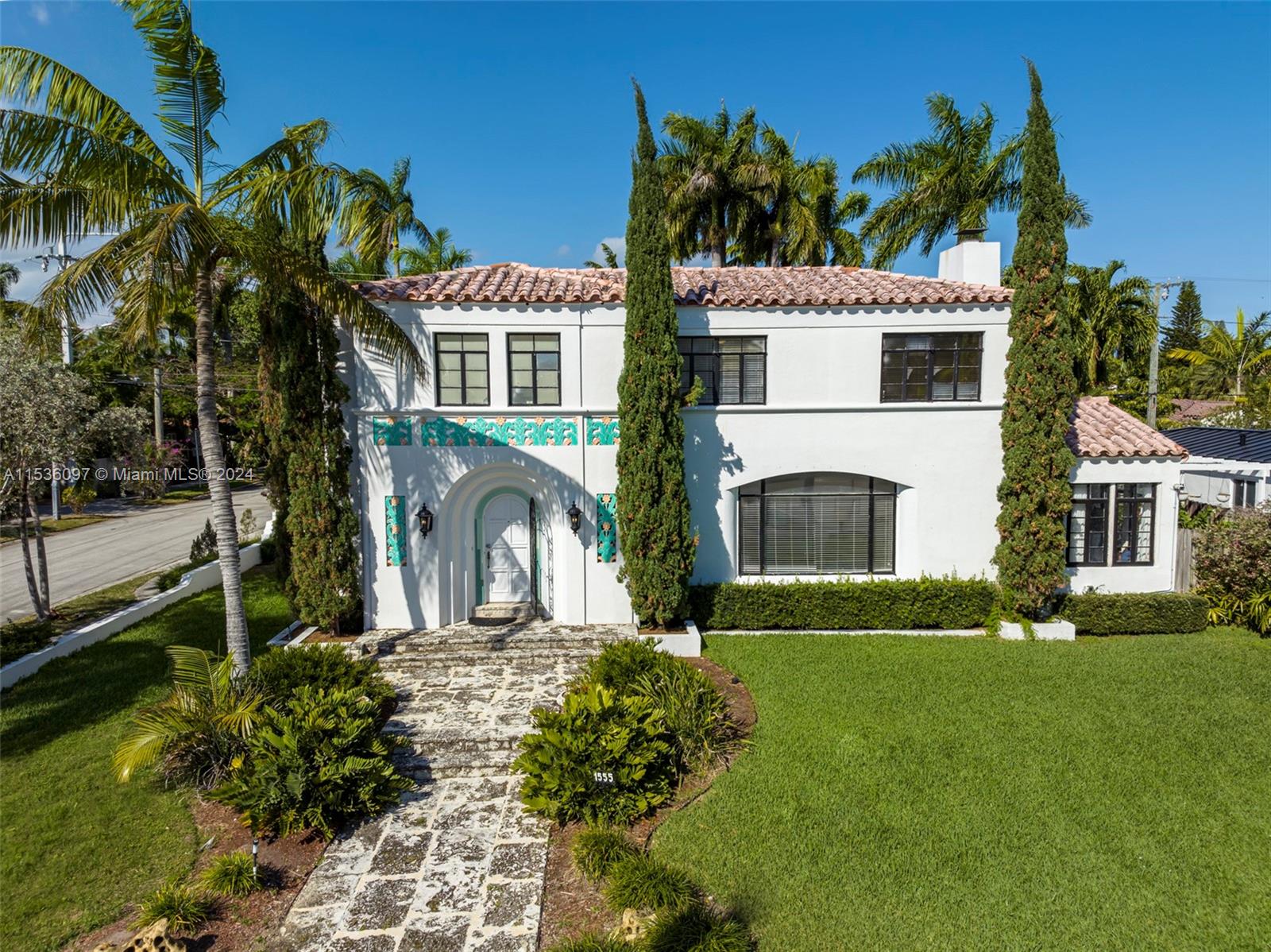 1555 Hollywood Blvd, Hollywood, Florida 33020, 7 Bedrooms Bedrooms, ,4 BathroomsBathrooms,Residential,For Sale,1555 Hollywood Blvd,A11536097