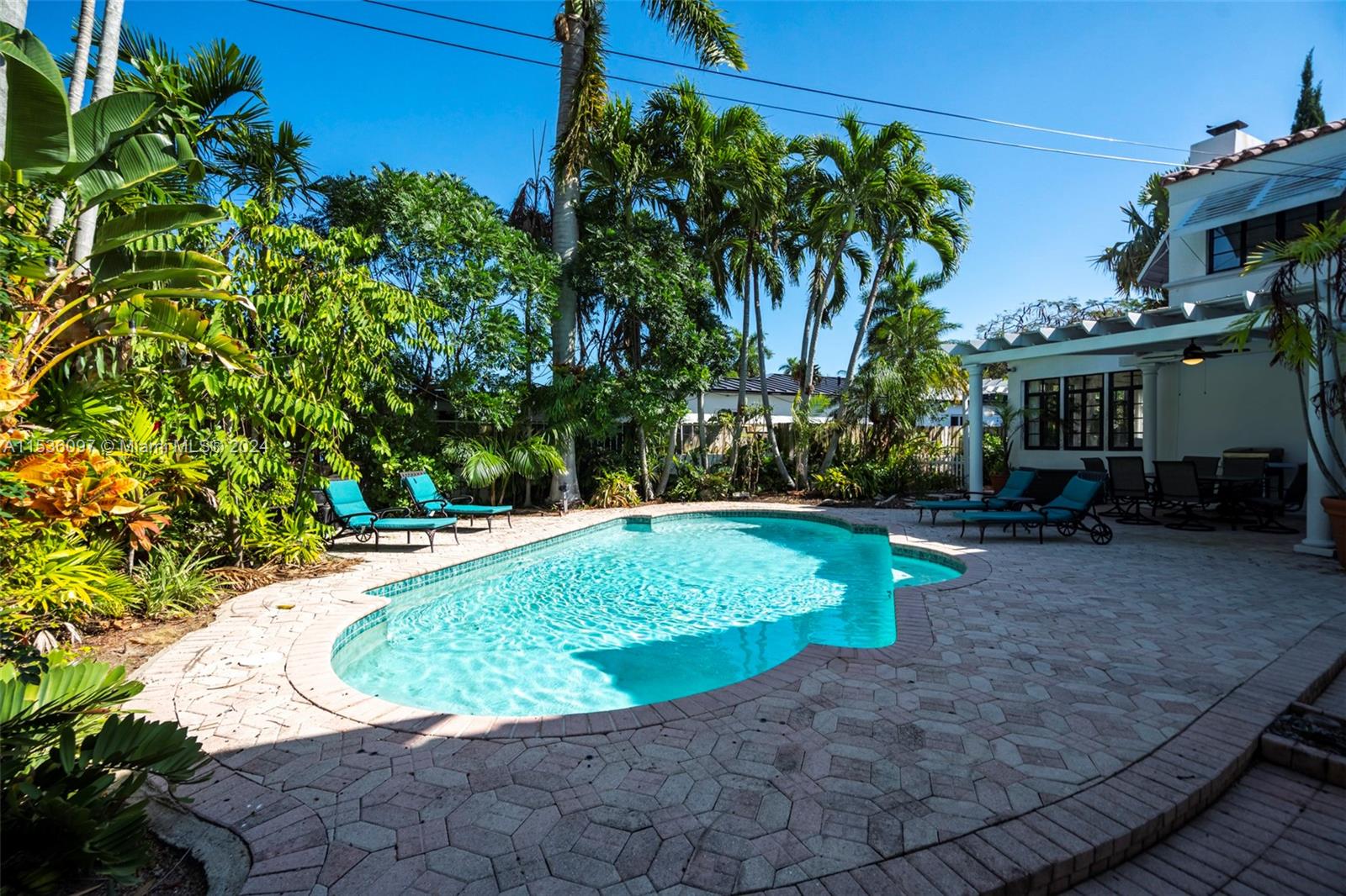1555 Hollywood Blvd, Hollywood, Florida 33020, 7 Bedrooms Bedrooms, ,4 BathroomsBathrooms,Residential,For Sale,1555 Hollywood Blvd,A11536097
