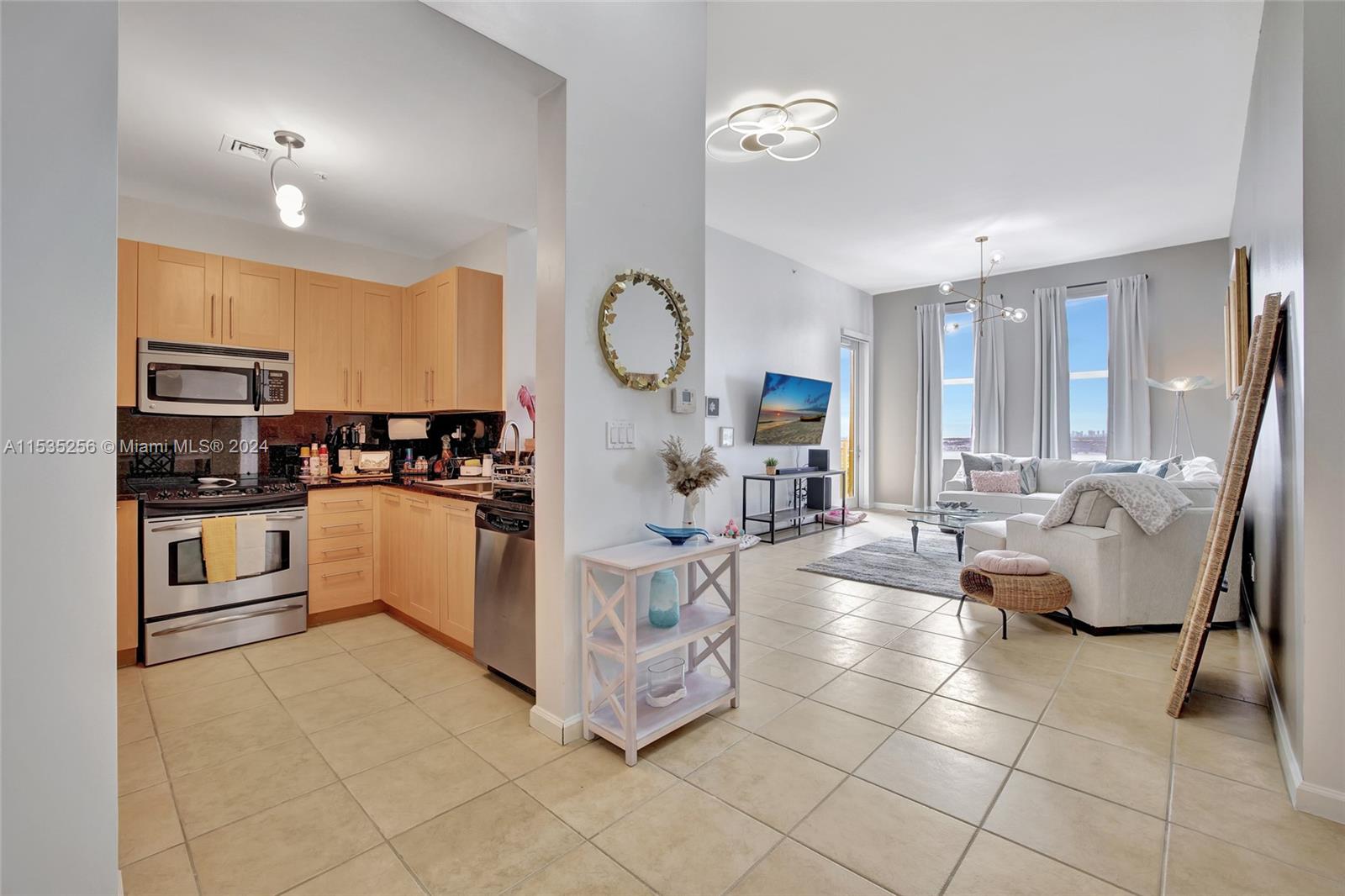 511 5th Ave, Fort Lauderdale, FL, 33301 United States, 2 Bedrooms Bedrooms, ,2 BathroomsBathrooms,Residential,For Sale,5th Ave,A11535256