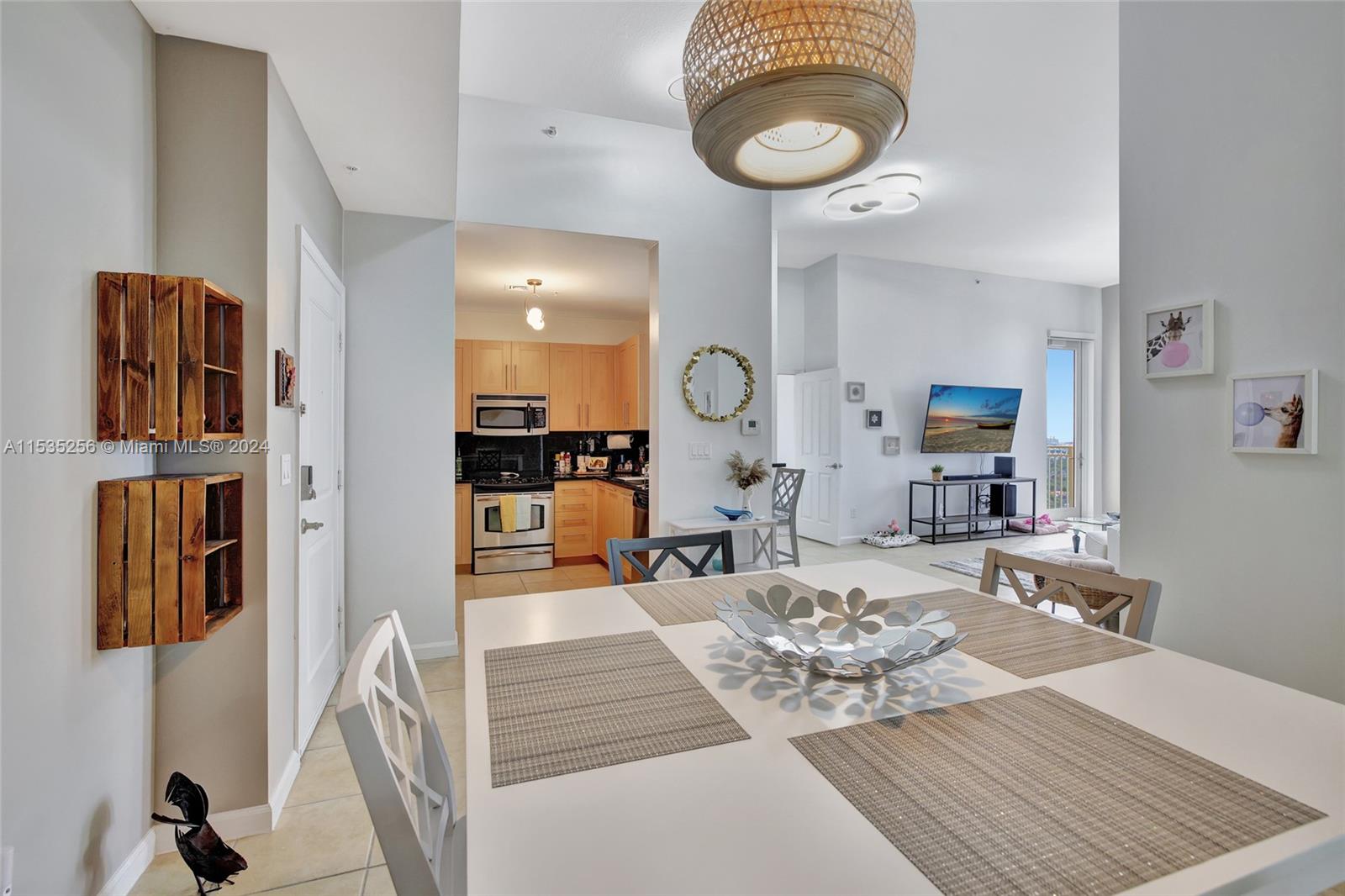 511 5th Ave, Fort Lauderdale, FL, 33301 United States, 2 Bedrooms Bedrooms, ,2 BathroomsBathrooms,Residential,For Sale,5th Ave,A11535256