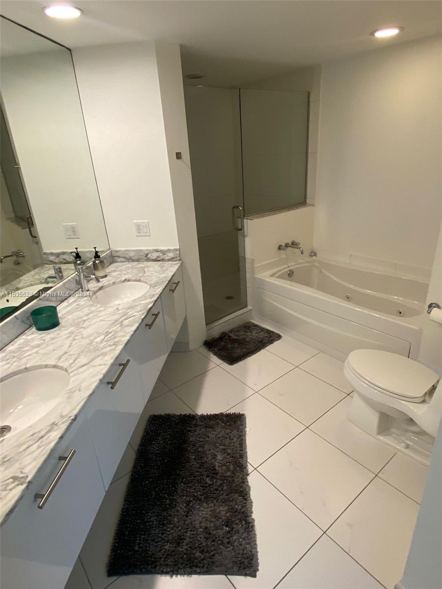55 SE 6th St 1701, Miami, Florida 33131, 2 Bedrooms Bedrooms, ,2 BathroomsBathrooms,Residentiallease,For Rent,55 SE 6th St 1701,A11535528