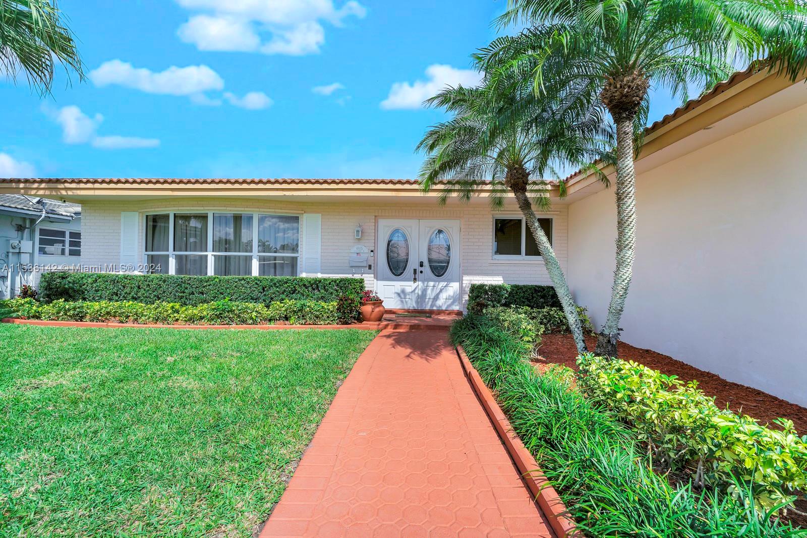 4815 Roosevelt St, Hollywood, Florida 33021, 3 Bedrooms Bedrooms, ,2 BathroomsBathrooms,Residential,For Sale,4815 Roosevelt St,A11536142