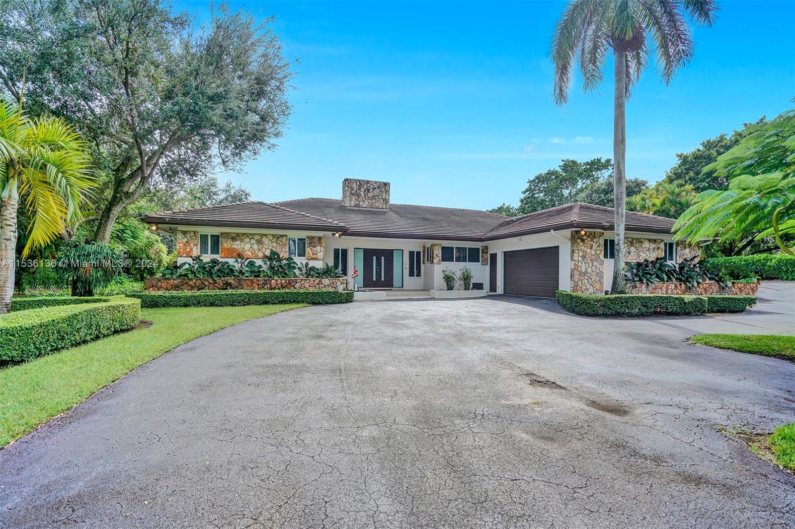6650 112th St, Pinecrest, FL, 33156 United States, 5 Bedrooms Bedrooms, ,4 BathroomsBathrooms,Residential,For Sale,112th St,A11536136