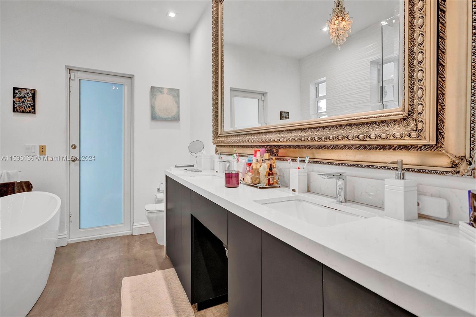 6650 112th St, Pinecrest, FL, 33156 United States, 5 Bedrooms Bedrooms, ,4 BathroomsBathrooms,Residential,For Sale,112th St,A11536136