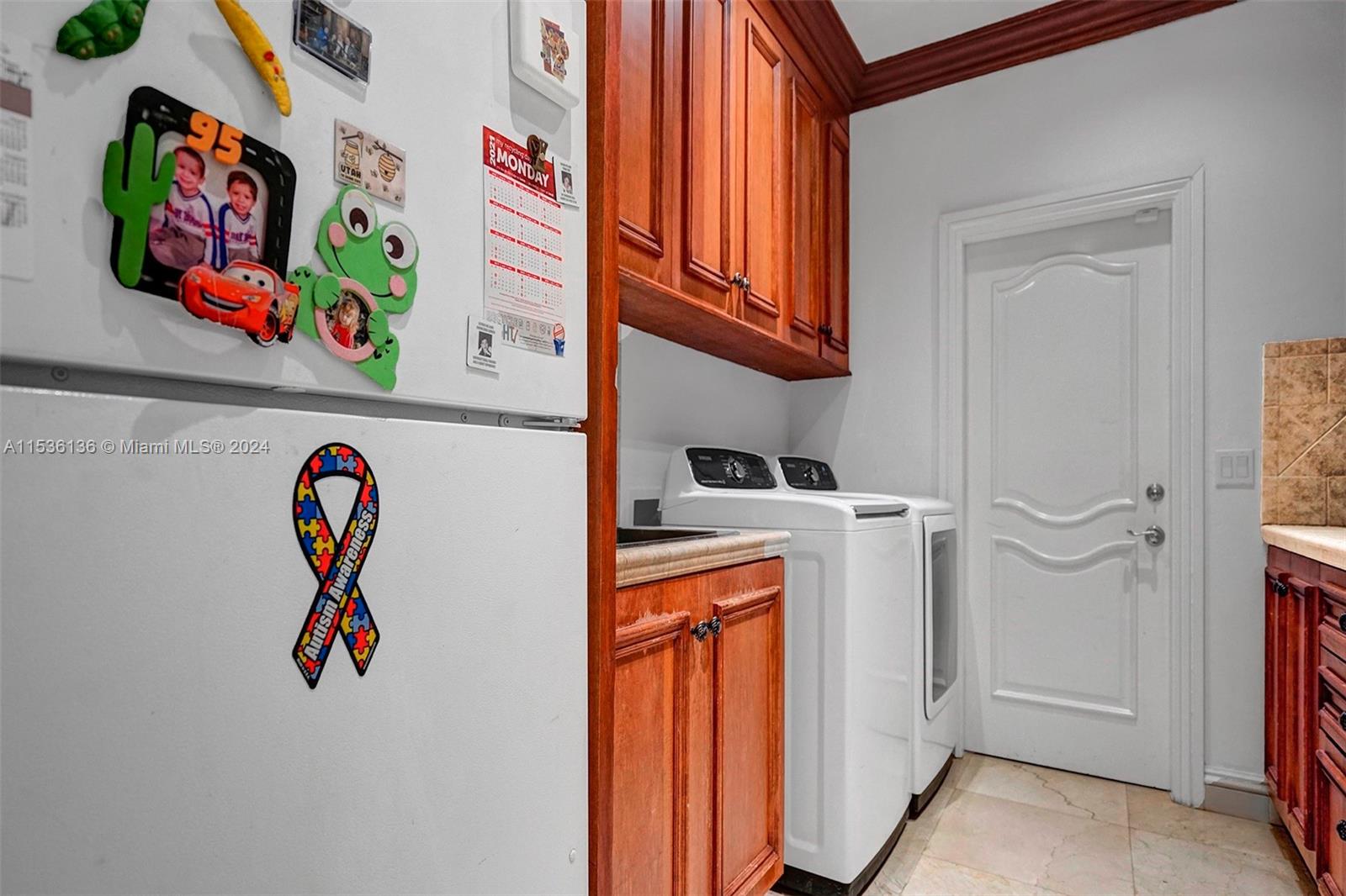 6650 112th St, Pinecrest, FL, 33156 United States, 5 Bedrooms Bedrooms, ,4 BathroomsBathrooms,Residential,For Sale,112th St,A11536136