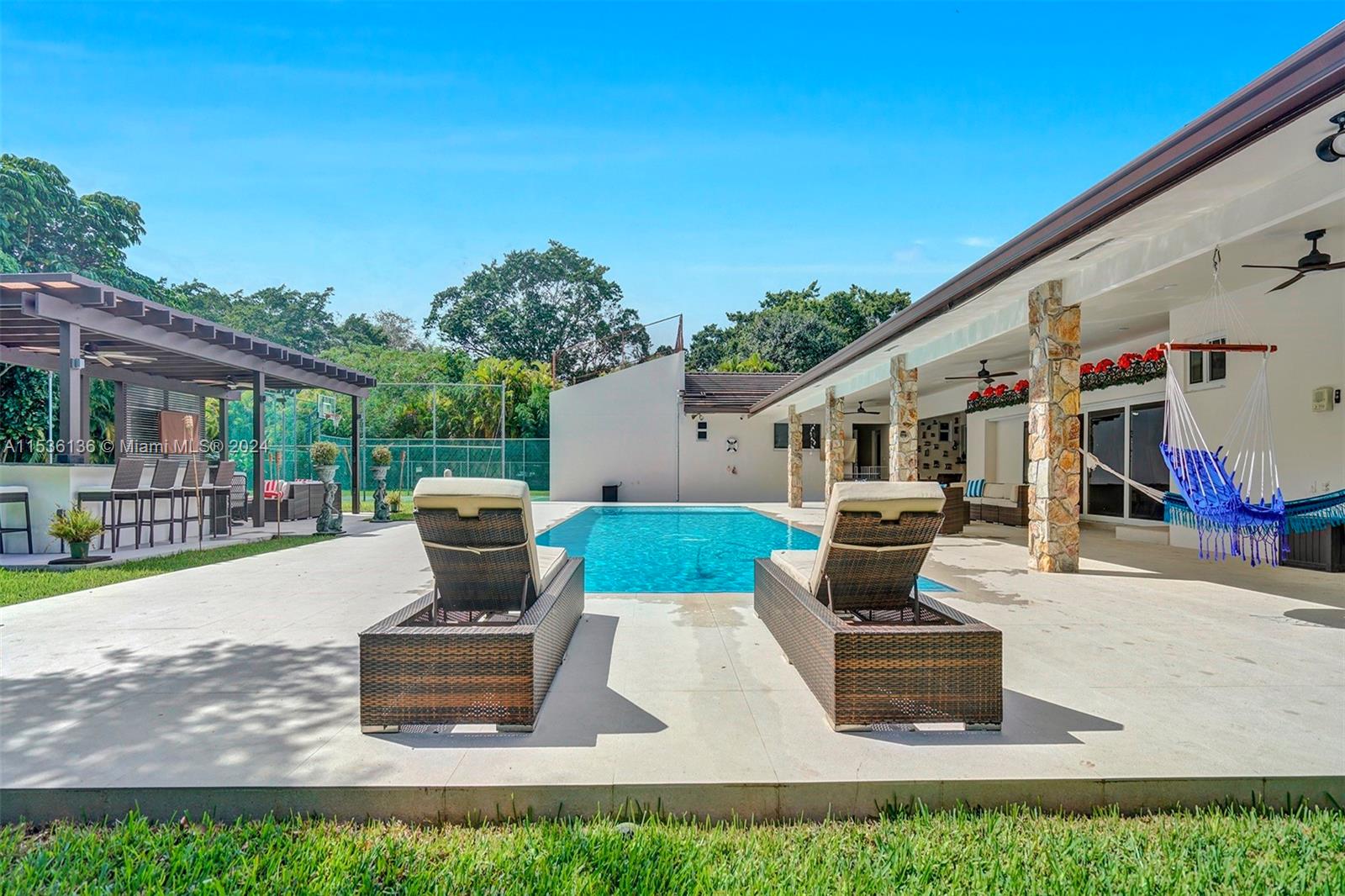 6650 112th St, Pinecrest, FL, 33156 United States, 5 Bedrooms Bedrooms, ,4 BathroomsBathrooms,Residential,For Sale,112th St,A11536136