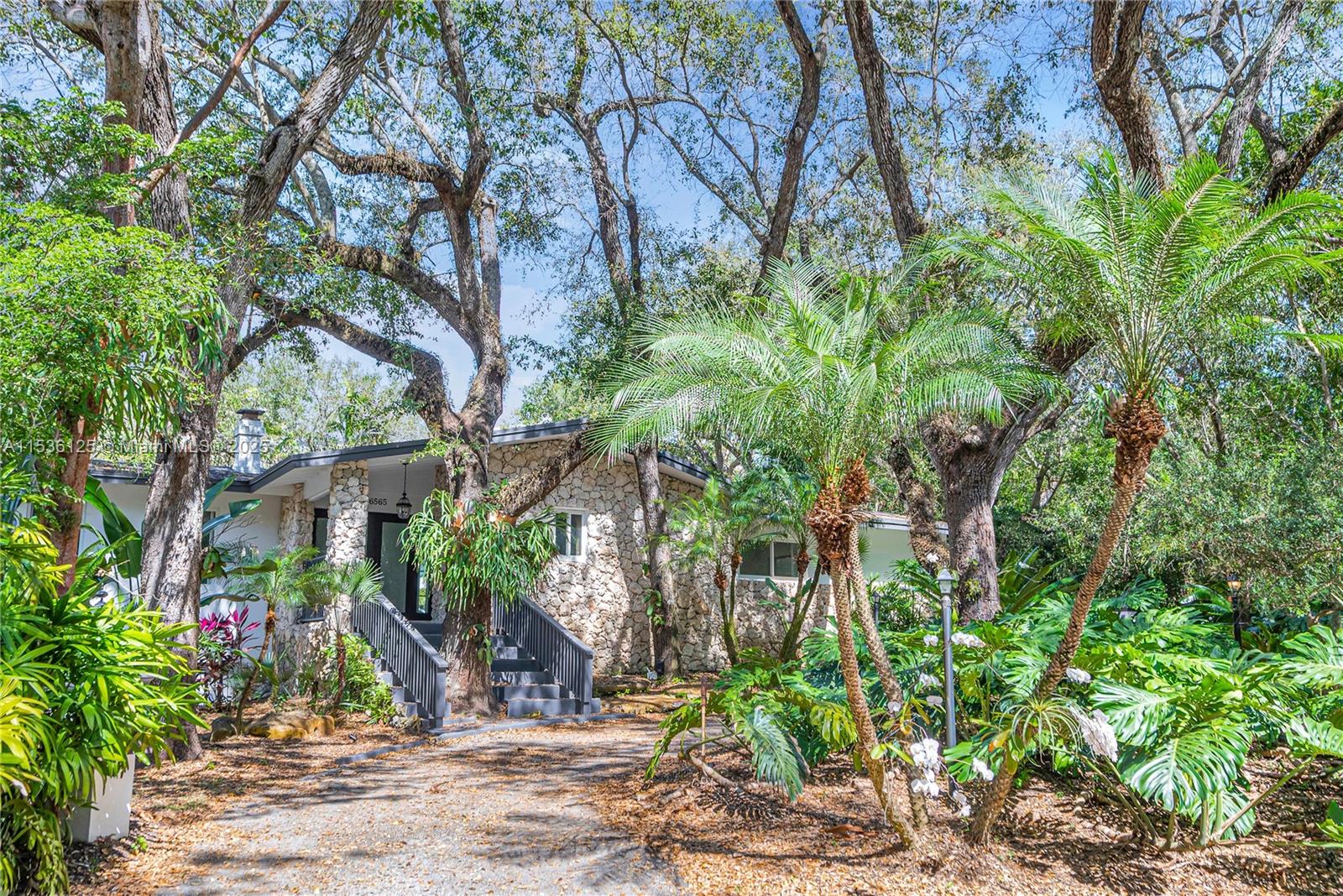 6565 134th Dr, Pinecrest, FL, 33156 United States, 5 Bedrooms Bedrooms, ,4 BathroomsBathrooms,Residential,For Sale,134th Dr,A11536125