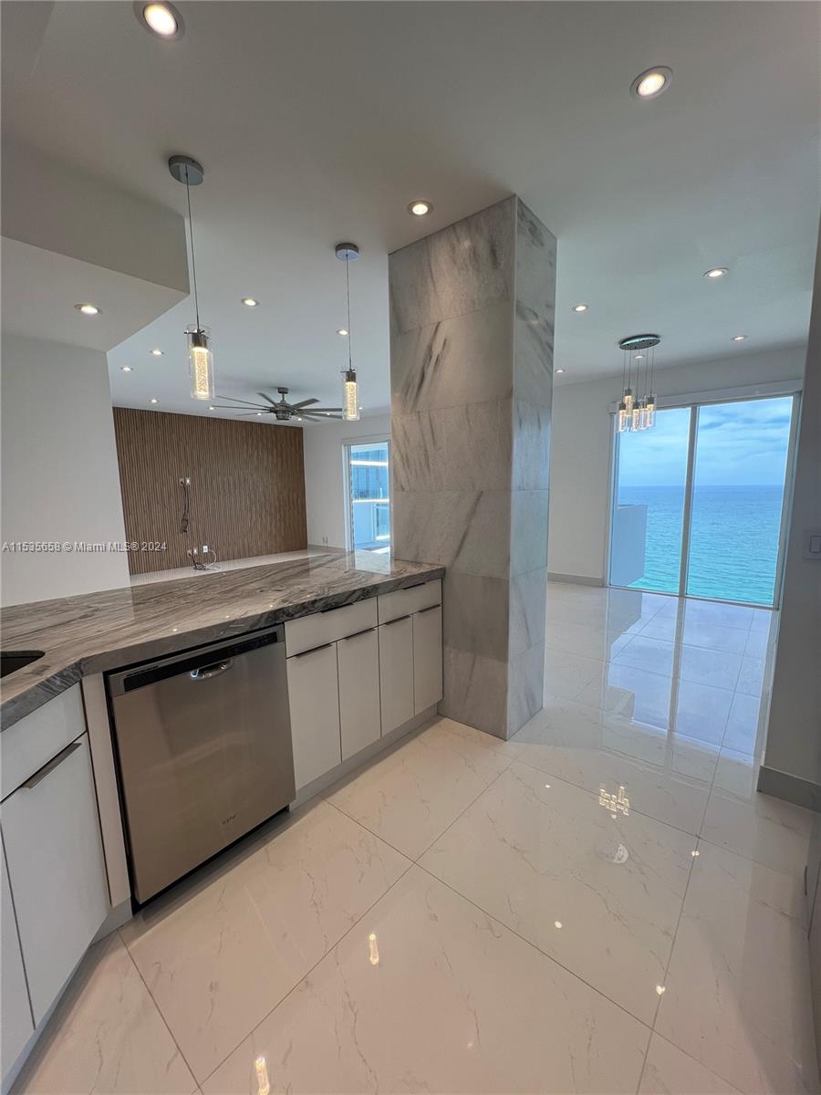 2030 S Ocean Dr 2221, Hallandale Beach, Florida 33009, 2 Bedrooms Bedrooms, ,2 BathroomsBathrooms,Residential,For Sale,2030 S Ocean Dr 2221,A11535658