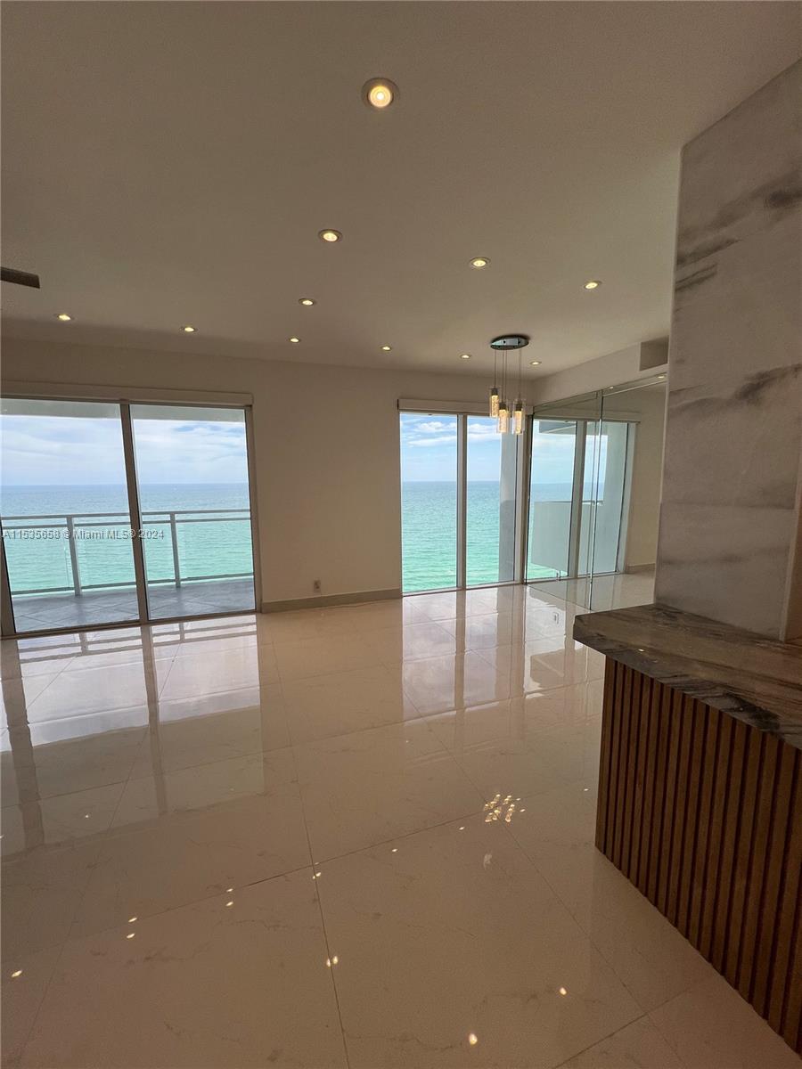 2030 S Ocean Dr 2221, Hallandale Beach, Florida 33009, 2 Bedrooms Bedrooms, ,2 BathroomsBathrooms,Residential,For Sale,2030 S Ocean Dr 2221,A11535658