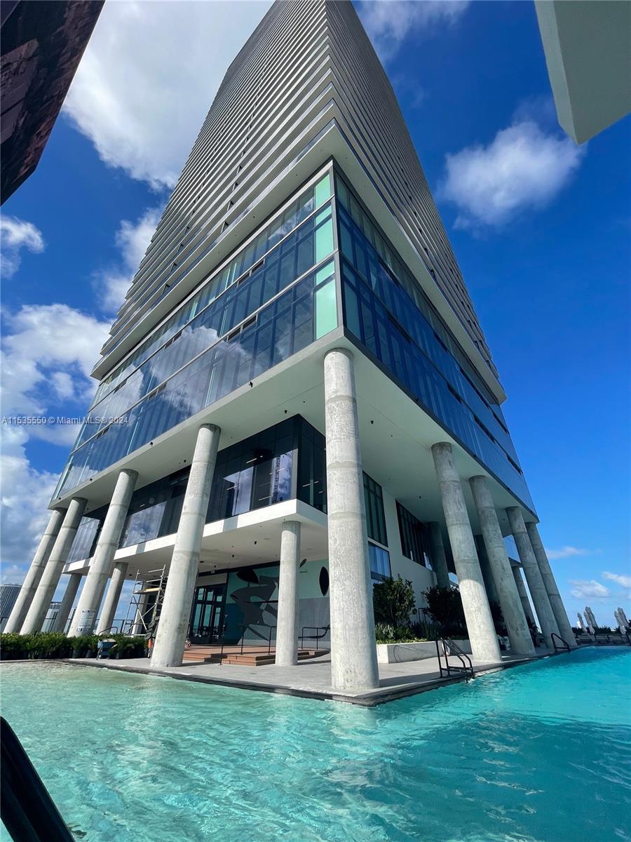 398 NE 5th St 2019, Miami, Florida 33132, 1 Bedroom Bedrooms, ,1 BathroomBathrooms,Residential,For Sale,398 NE 5th St 2019,A11535550