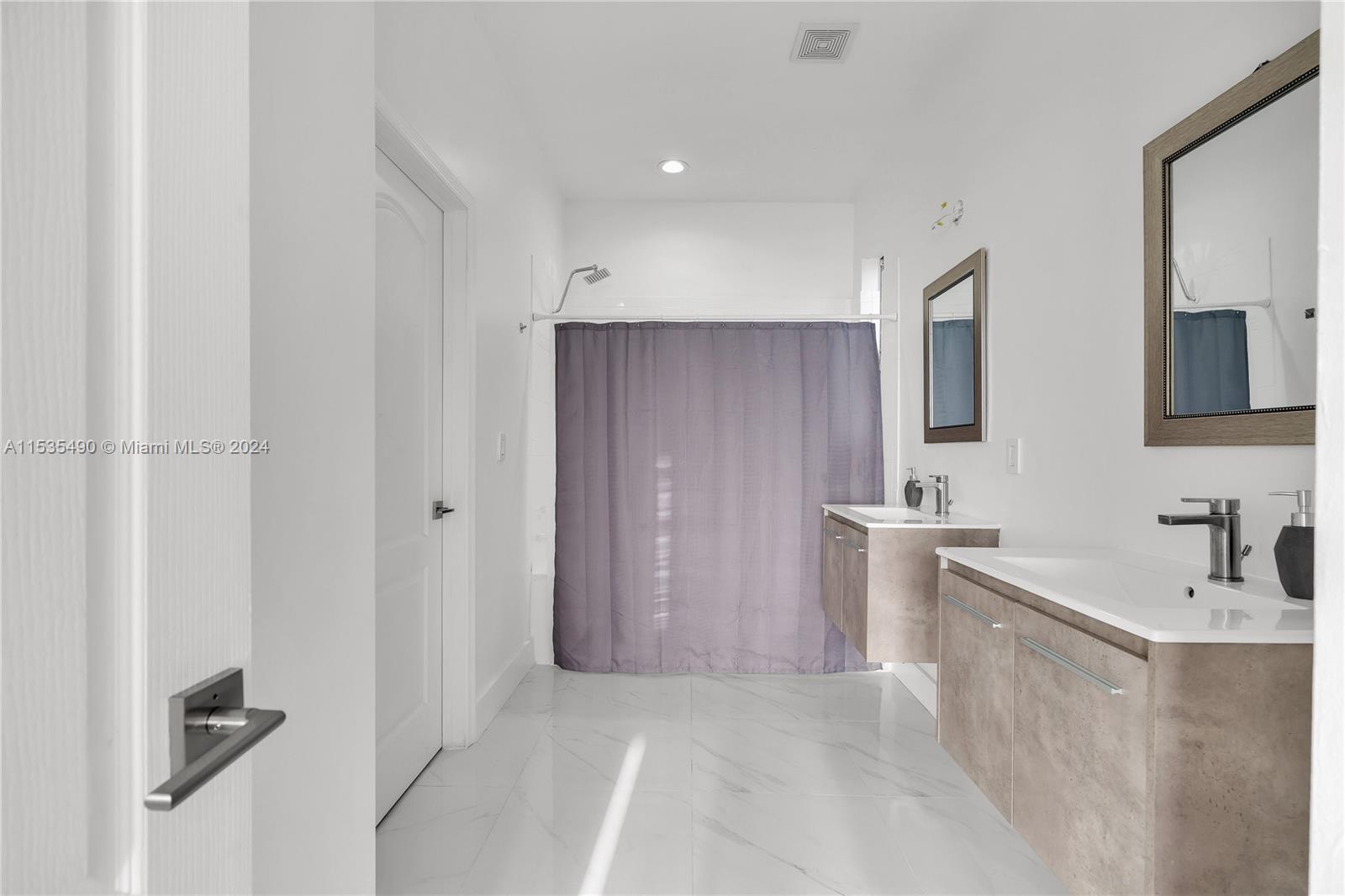 2214 NE 41st Ave, Homestead, Florida 33033, 4 Bedrooms Bedrooms, ,2 BathroomsBathrooms,Residentiallease,For Rent,2214 NE 41st Ave,A11535490