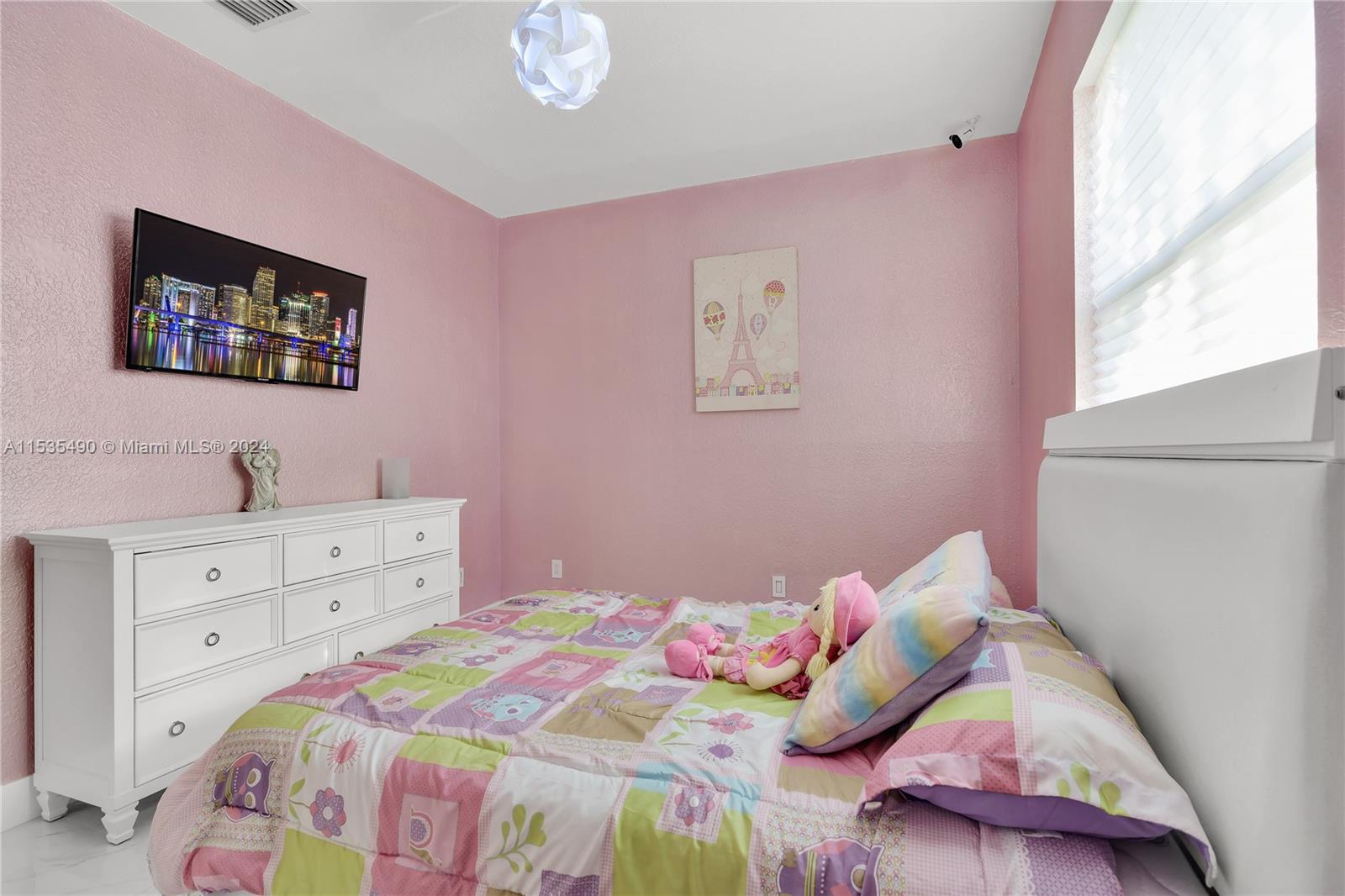 2214 NE 41st Ave, Homestead, Florida 33033, 4 Bedrooms Bedrooms, ,2 BathroomsBathrooms,Residentiallease,For Rent,2214 NE 41st Ave,A11535490