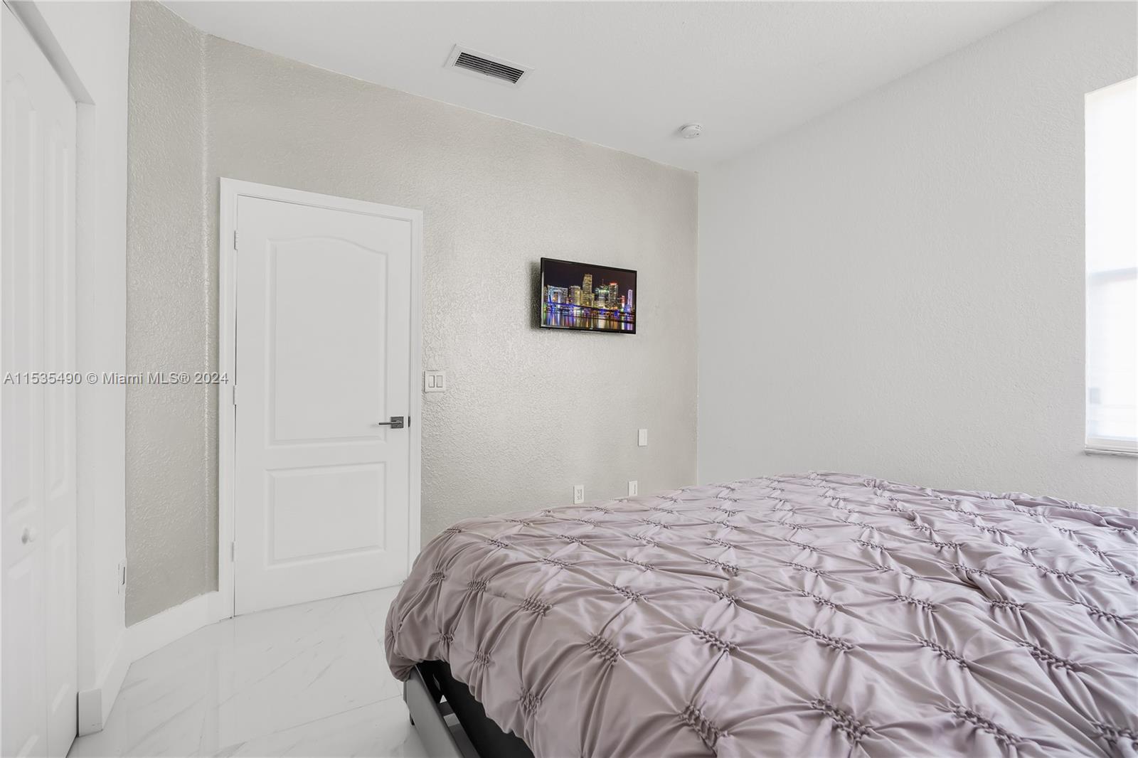 2214 NE 41st Ave, Homestead, Florida 33033, 4 Bedrooms Bedrooms, ,2 BathroomsBathrooms,Residentiallease,For Rent,2214 NE 41st Ave,A11535490