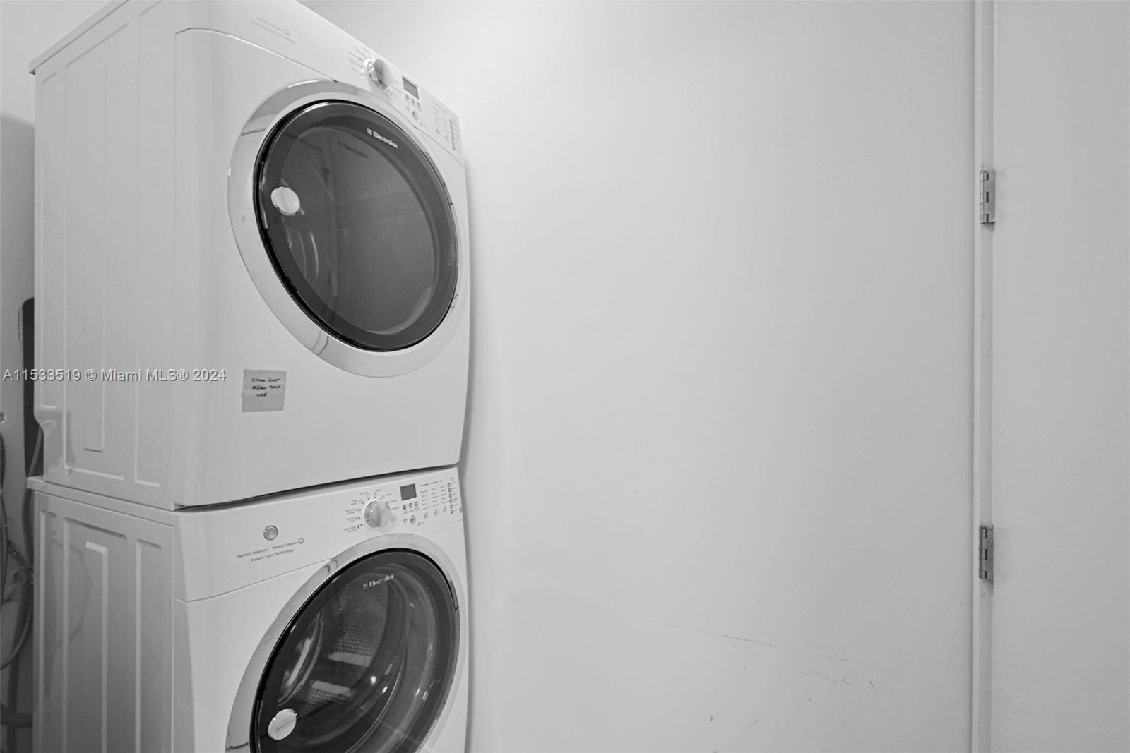 10203 Collins Ave 1002, Bal Harbour, FL 33154, 2 Bedrooms Bedrooms, ,3 BathroomsBathrooms,Residential,For Sale,Collins Ave,A11533519