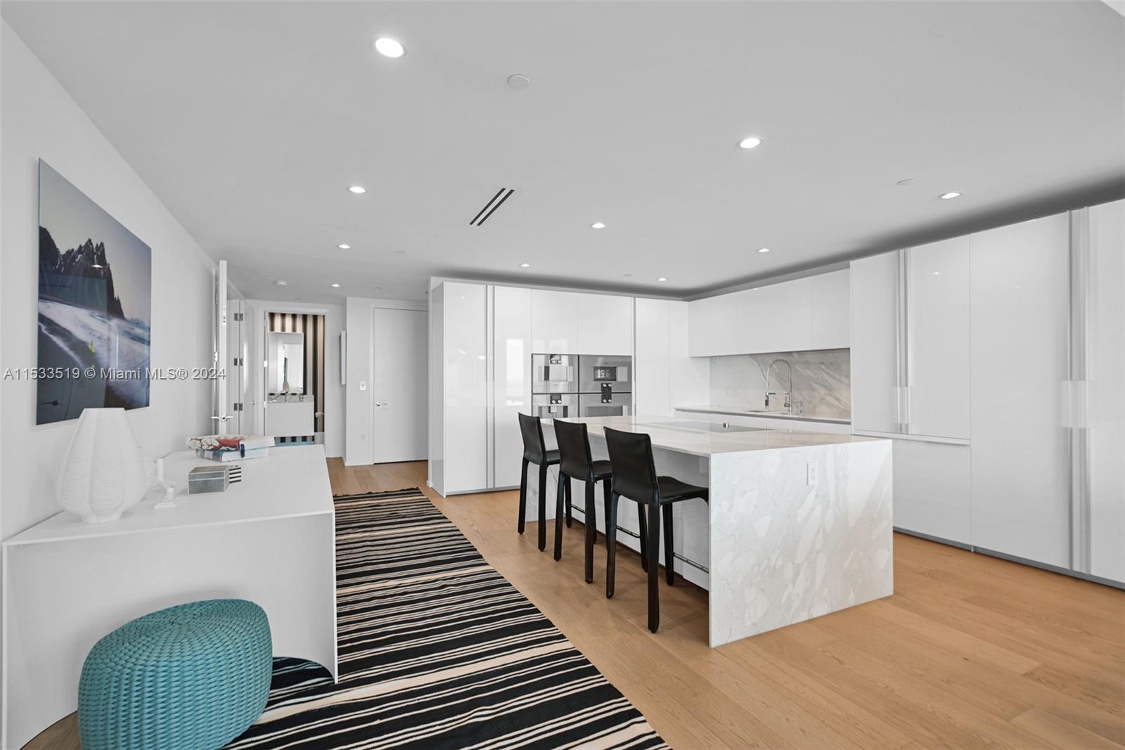 10203 Collins Ave 1002, Bal Harbour, FL 33154, 2 Bedrooms Bedrooms, ,3 BathroomsBathrooms,Residential,For Sale,Collins Ave,A11533519