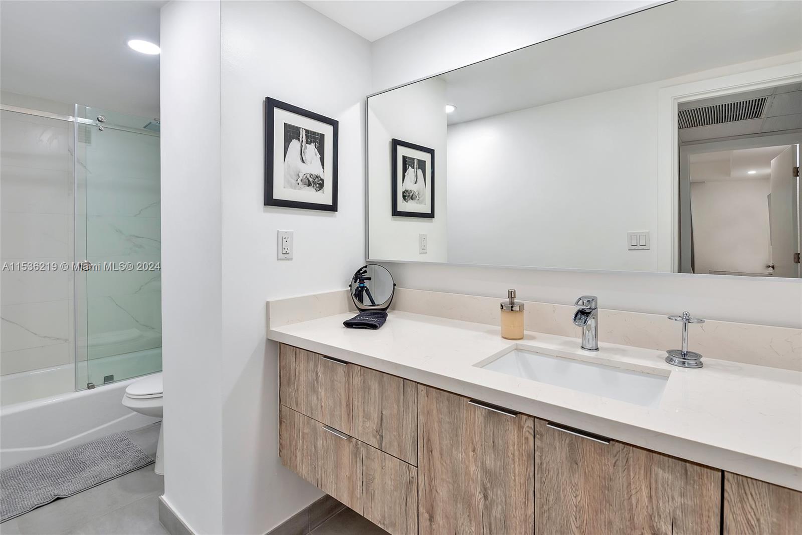 4001 S Ocean Dr 2G, Hollywood, Florida 33019, 1 Bedroom Bedrooms, ,1 BathroomBathrooms,Residential,For Sale,4001 S Ocean Dr 2G,A11536219