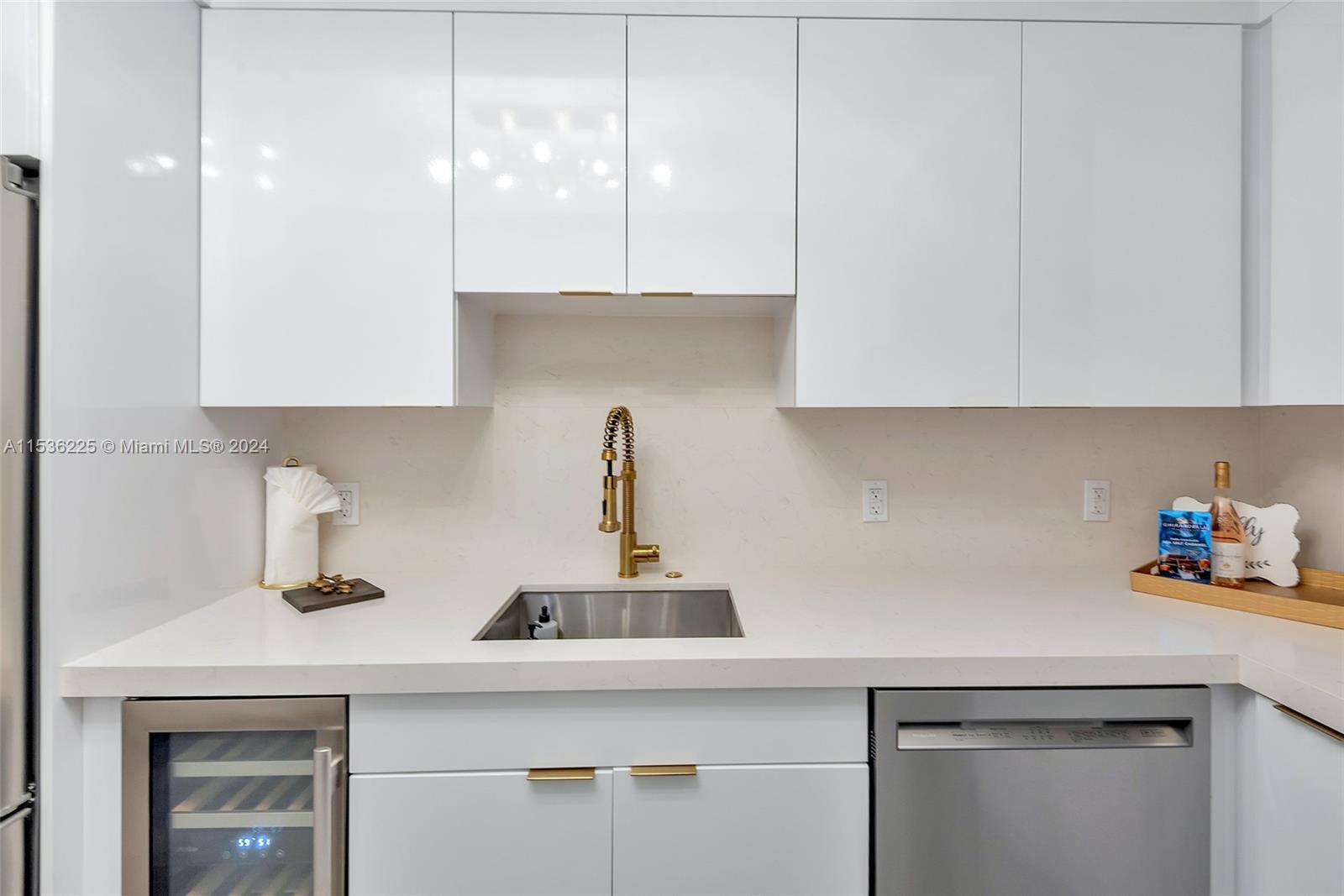 4001 S Ocean Dr 2G, Hollywood, Florida 33019, 1 Bedroom Bedrooms, ,1 BathroomBathrooms,Residentiallease,For Rent,4001 S Ocean Dr 2G,A11536225