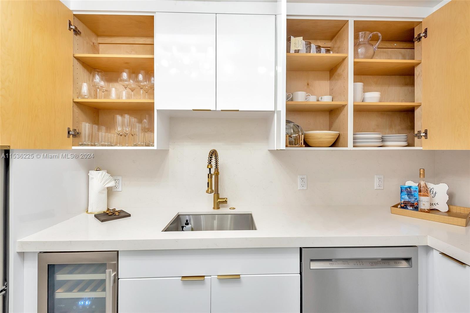 4001 S Ocean Dr 2G, Hollywood, Florida 33019, 1 Bedroom Bedrooms, ,1 BathroomBathrooms,Residentiallease,For Rent,4001 S Ocean Dr 2G,A11536225